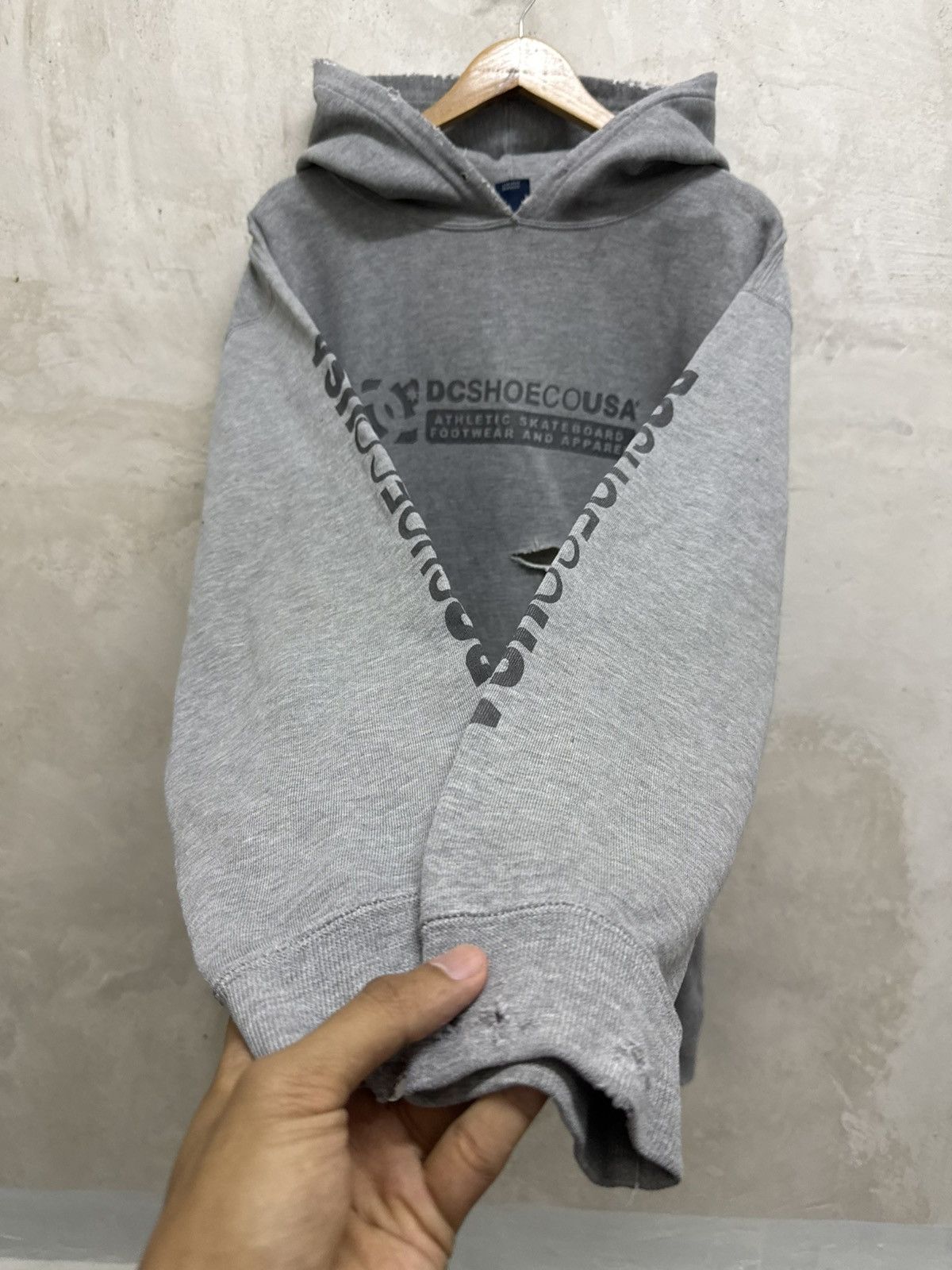 DC Distressed 2000s DC Shoes Thrashed Hoodie Size US XL / EU 56 / 4 - 3 Thumbnail