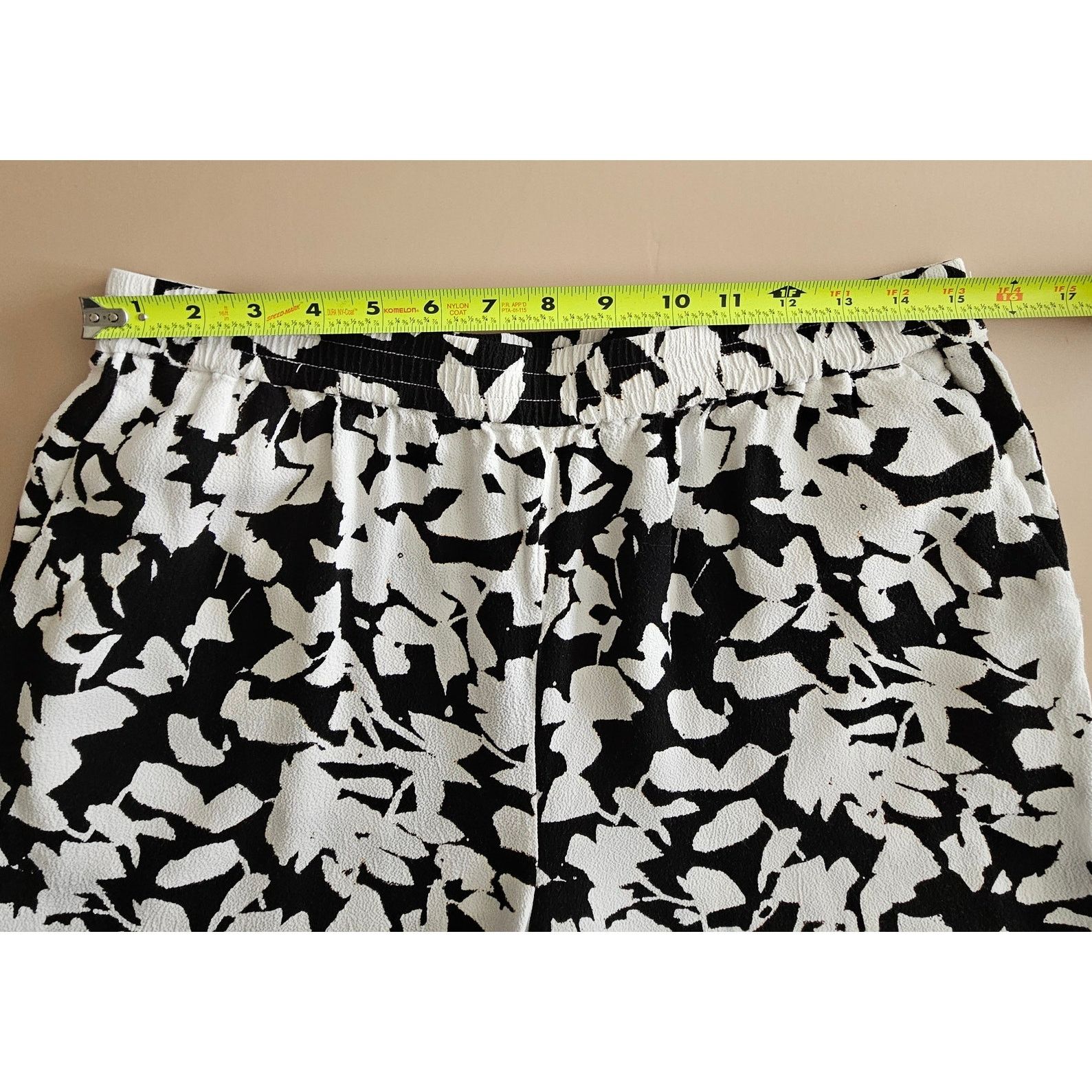 Kate Spade EUC Kate Spade Synna Leaf Wide Leg B/W Cropped Ankle Pants M Size 30" / US 8 / IT 44 - 4 Thumbnail
