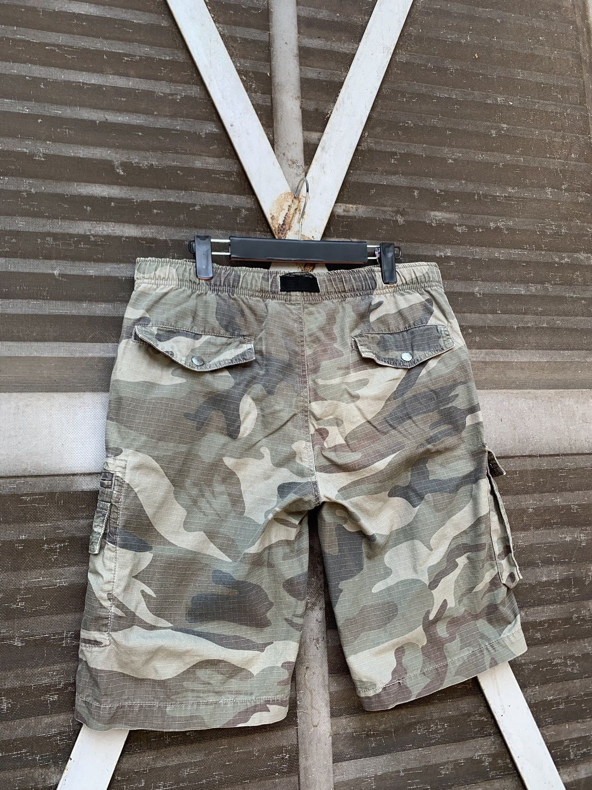 Vintage Vintage THRASHED Faded Cargo Camo Shorts Size US 32 / EU 48 - 10 Thumbnail