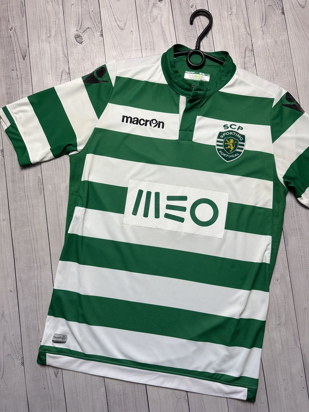 Other Sporting soccer jersey size M macron Size US M / EU 48-50 / 2 - 2 Thumbnail