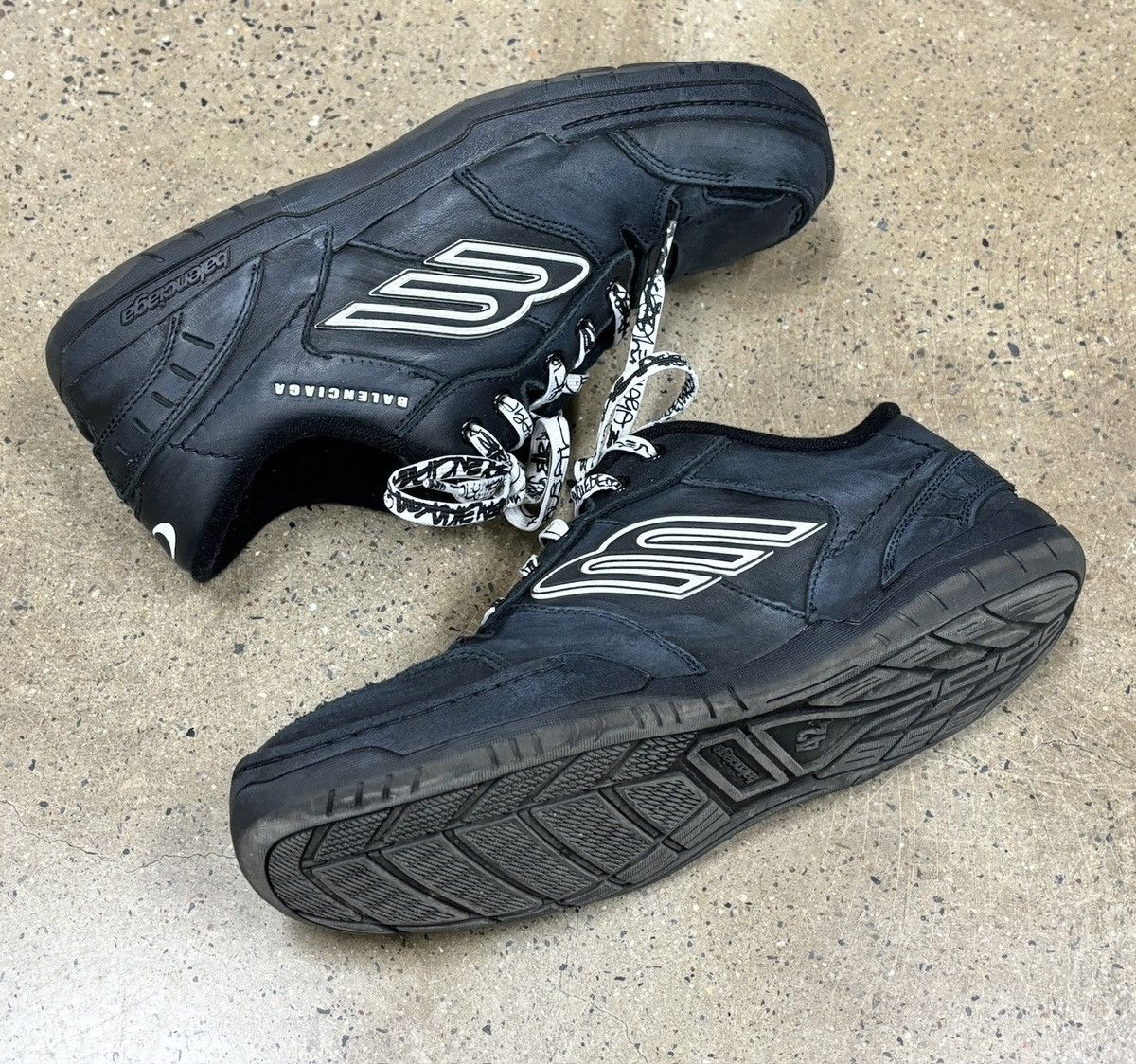 Balenciaga Balenciaga Hamptons Worn-out（EU 42） Size US 10 / EU 43 - 10 Thumbnail