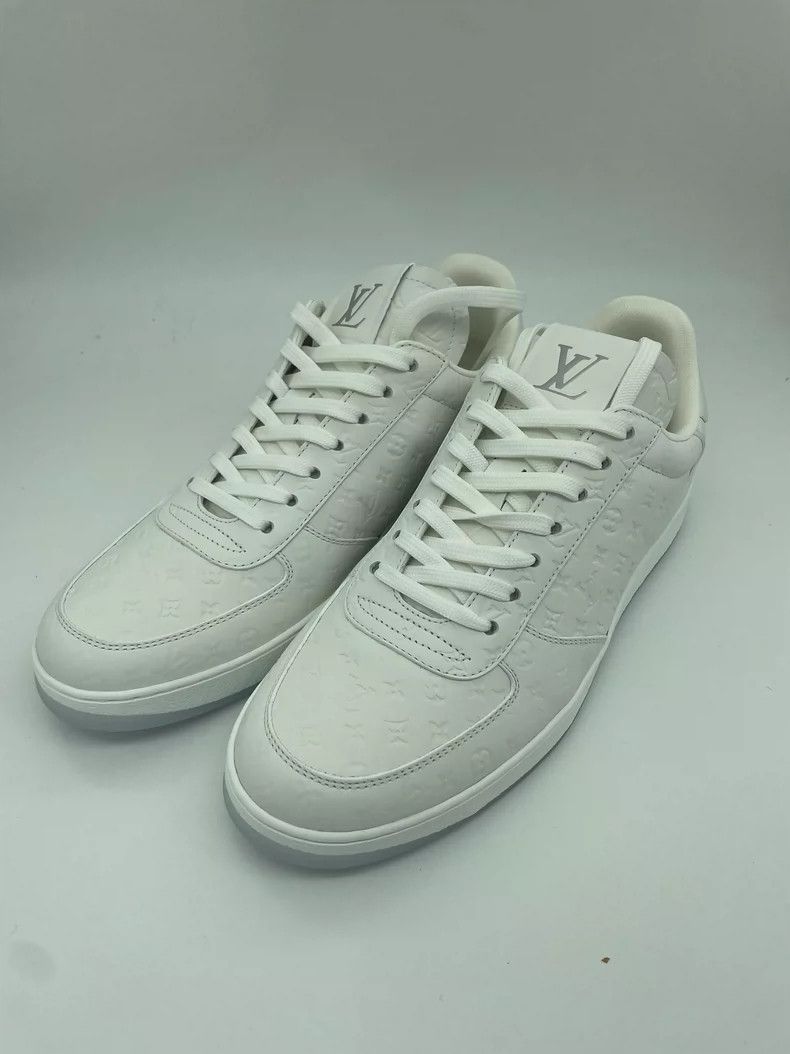 Louis Vuitton Louis Vuitton Embossed printed low-top casual shoes Size US 7 / EU 40 - 1 Thumbnail
