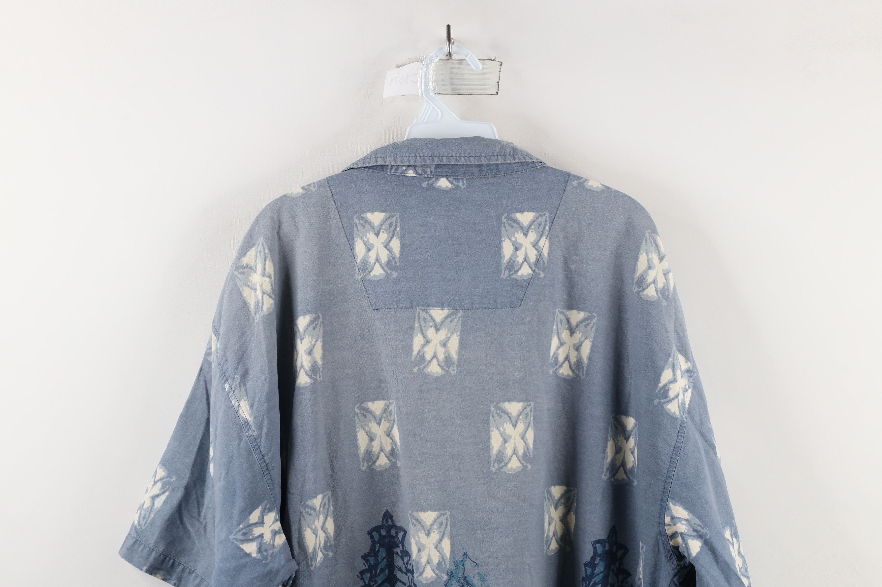 Vintage Vintage 90s Streetwear Mask Geometric Hawaiian Button Shirt Size US XL / EU 56 / 4 - 11 Thumbnail