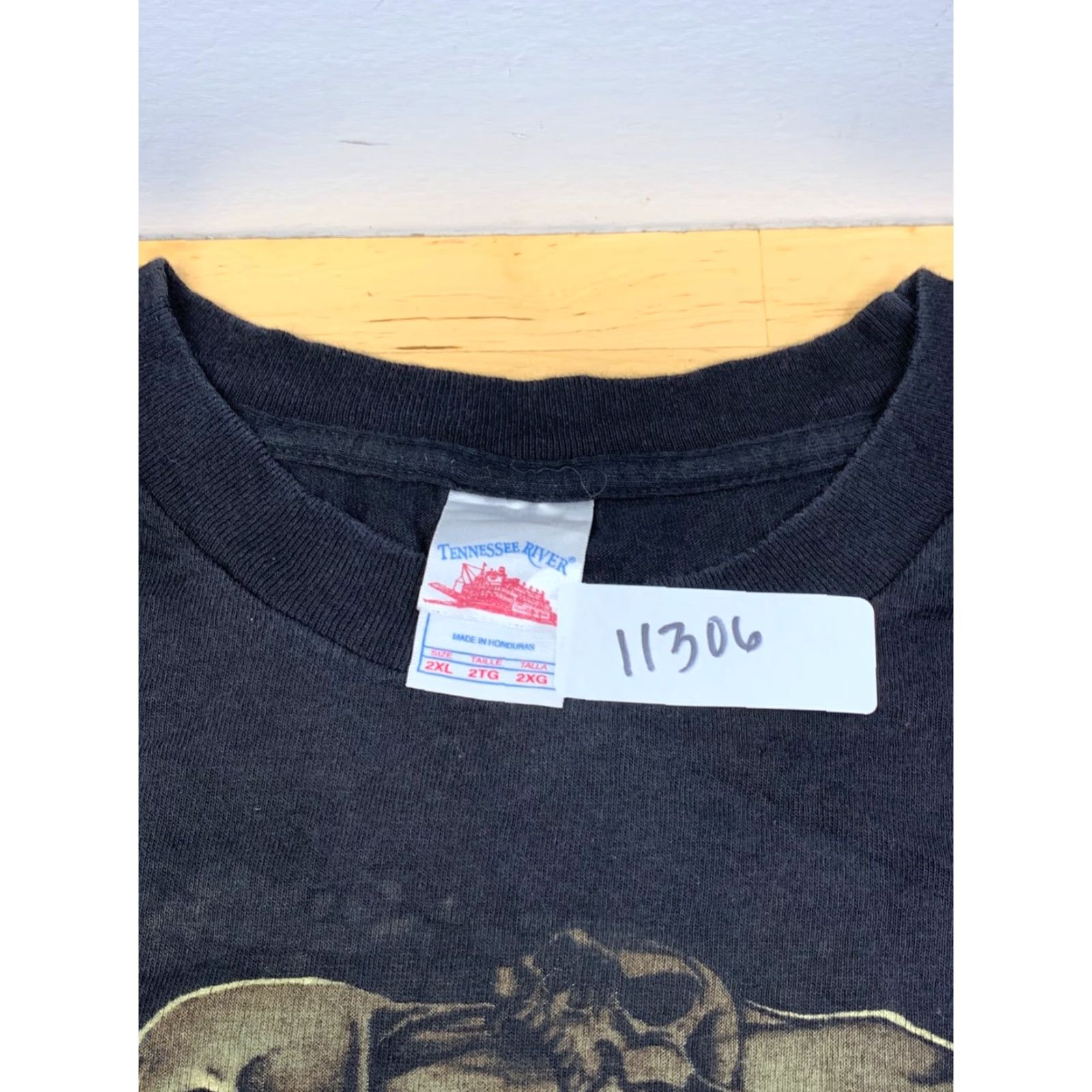 Vintage VINTAGE Tennessee River Graphic Shirt Mens 2XL Black Skull Y2K Grunge Goth Cyber Punk Tee Size US XXL / EU 58 / 5 - 2 Thumbnail