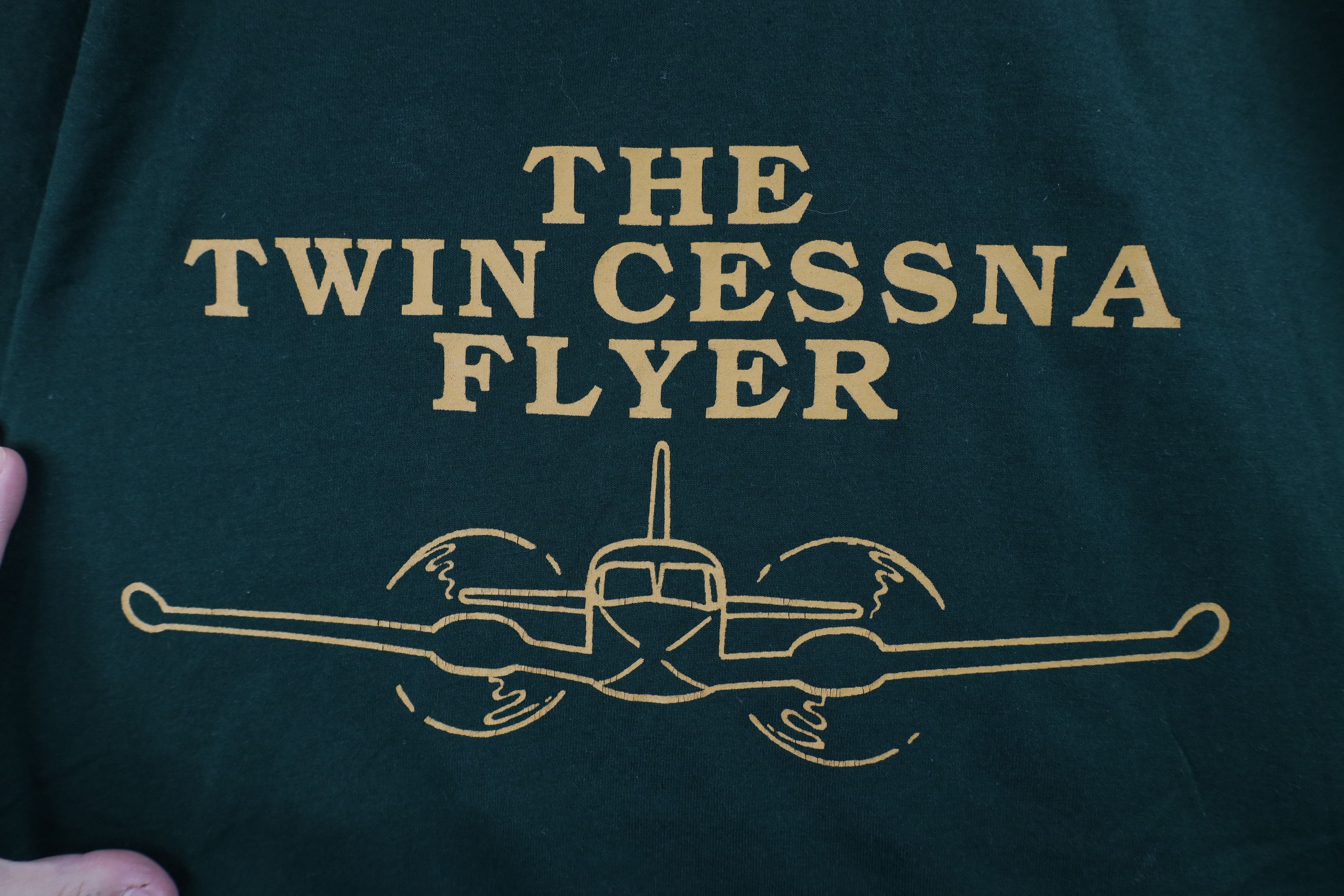 Vintage Vintage 90s Streetwear Twin Cessna Flyer Airplane T-Shirt Size US XL / EU 56 / 4 - 4 Thumbnail