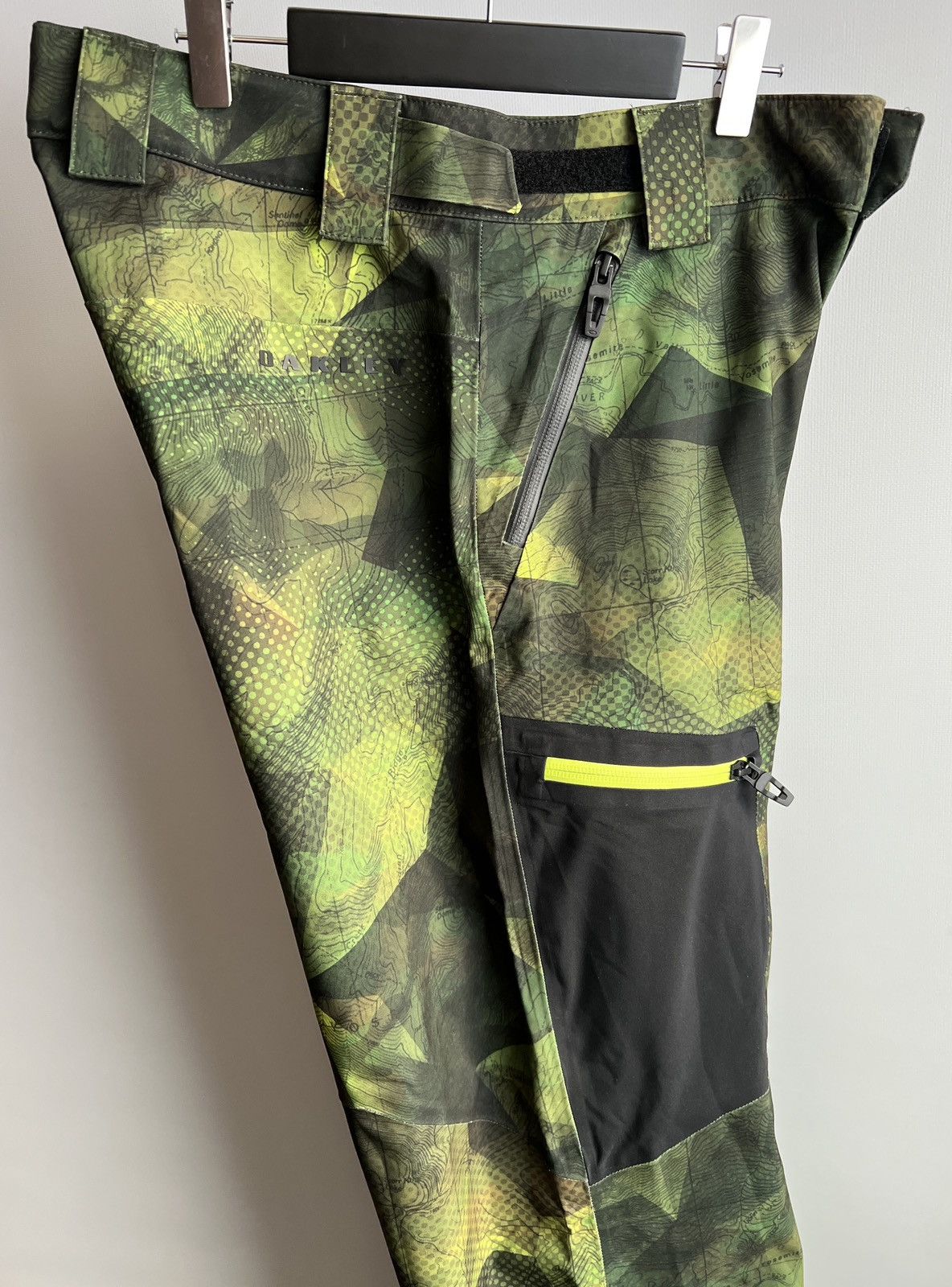 Oakley Oakley Ski Snowboard Pants Size US 31 - 20 Thumbnail