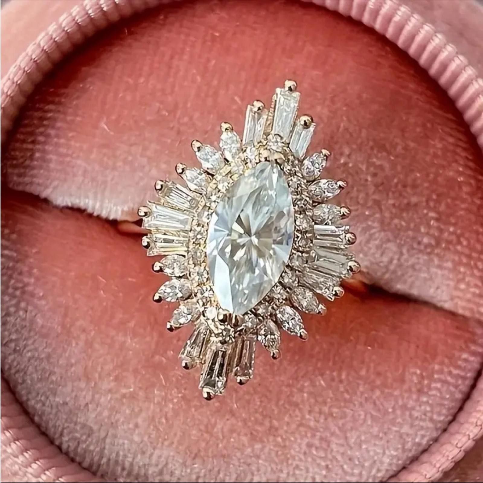 Designer Crystal Ring Set Size 8 NWT Size ONE SIZE - 8 Thumbnail