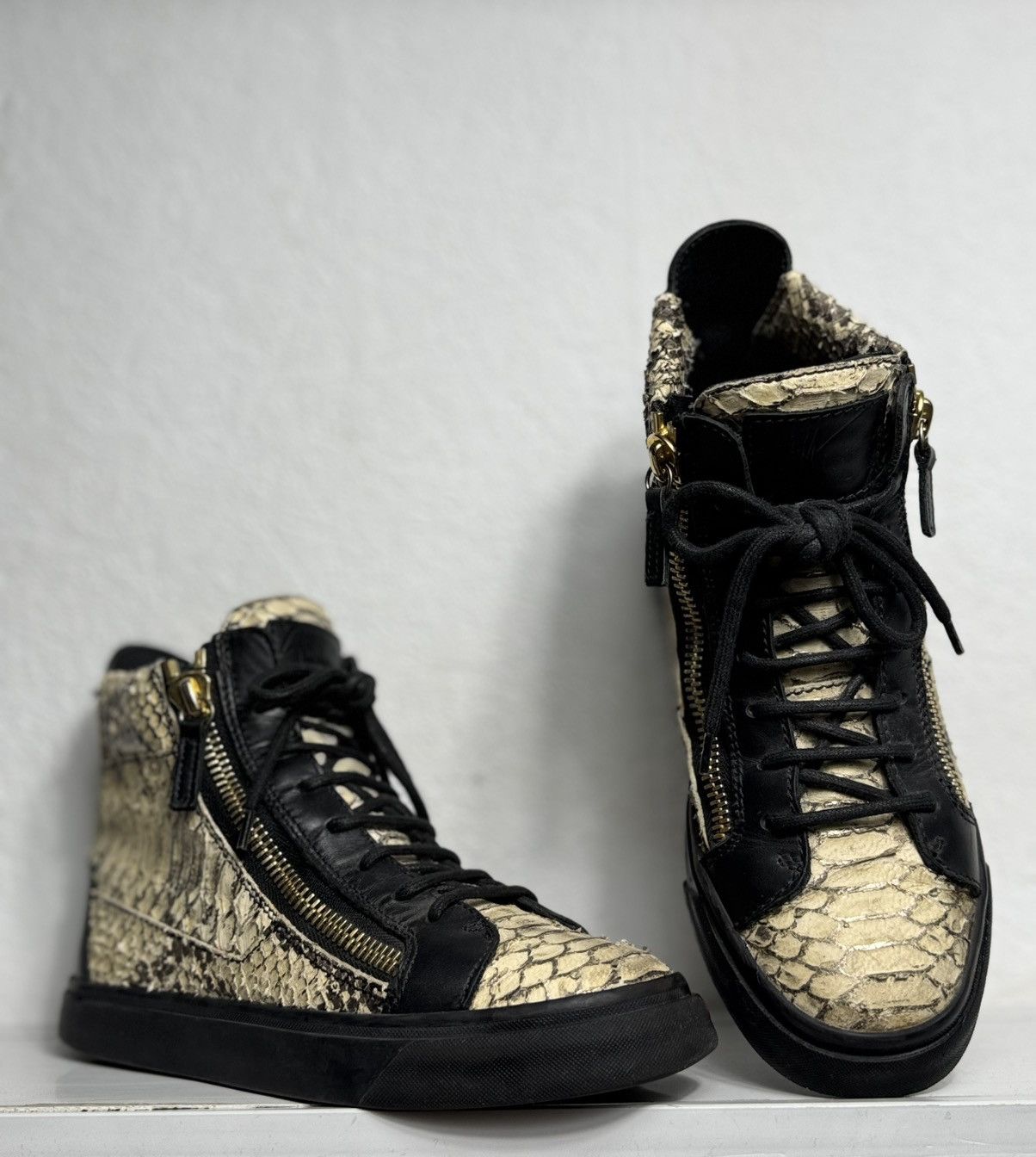Giuseppe Zanotti Guiseppe Zanotti High Top Sneakers Size 36 Size US 6 / IT 36 - 1 Thumbnail