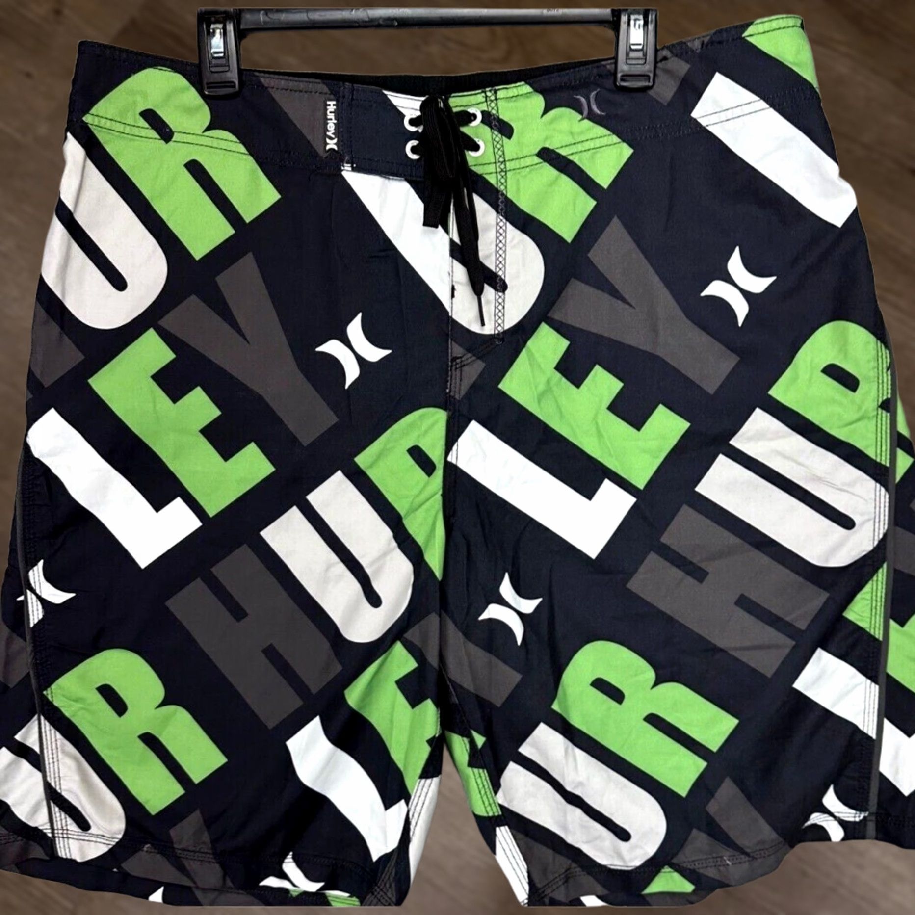 Hurley Hurley Swim Trunks Men 38 XL Black Green Graphic Print Board Shorts NEW Size US 36 / EU 52 - 1 Thumbnail