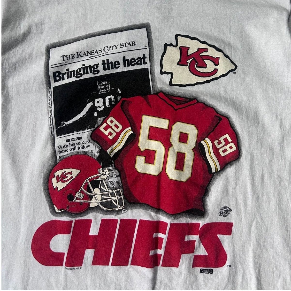 Other Vintage Kansas City Chiefs Derrick Thomas Newspaper T-Shirt Size US XL / EU 56 / 4 - 2 Thumbnail