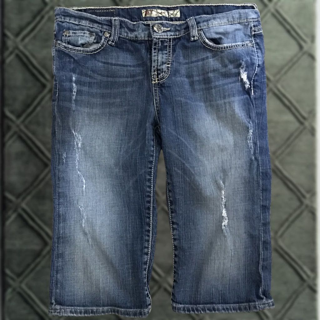 BKE BKE Lexi Stretch Capri Jeans Sz 30 Blue Distressed Thick Stitch Denim Capris Womens Regular 30 Blue Denim Distressed Jeans Capris Buckle BKE Lexi Size 30" / US 8 / IT 44 - 1 Thumbnail