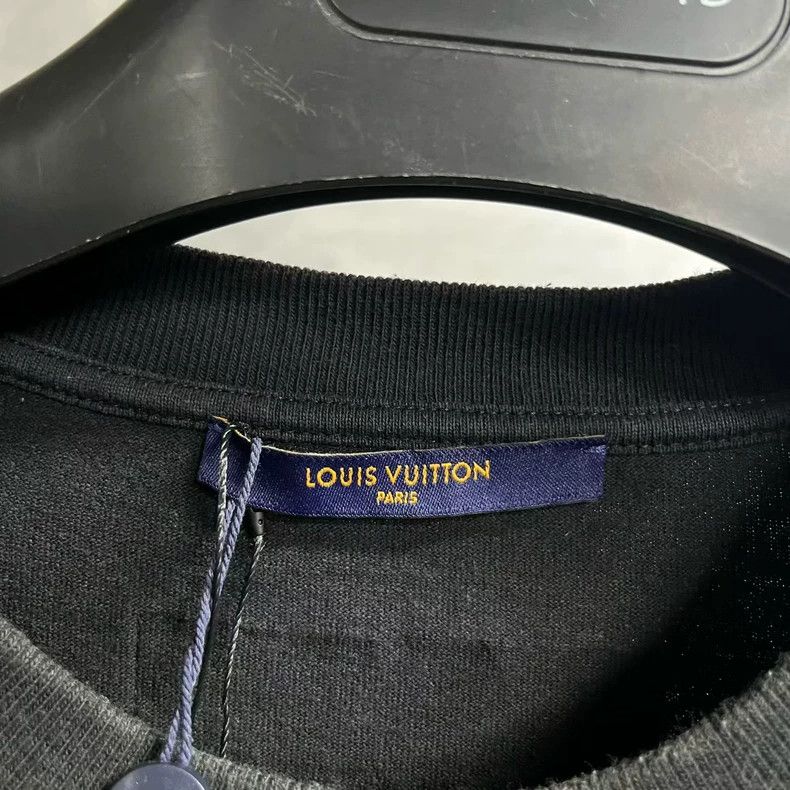 Louis Vuitton Louis Vuitton Black crew neck pullover short sleeves Size US L / EU 52-54 / 3 - 2 Thumbnail