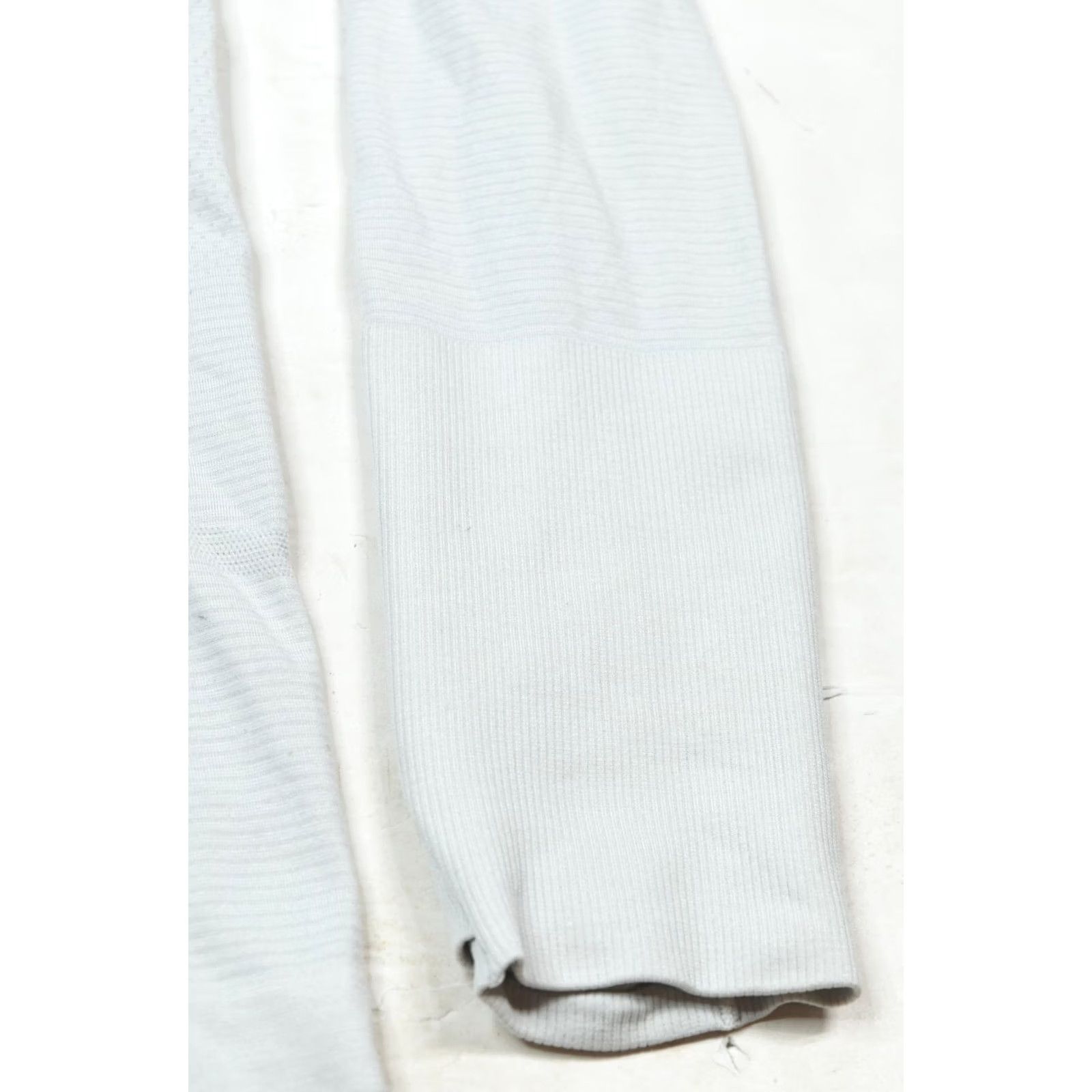 Lululemon Lululemon Swiftly Tech T-Shirt Womens 10 Gray Long Sleeve Stretch Yoga Shirt Size L / US 10 / IT 46 - 5 Thumbnail