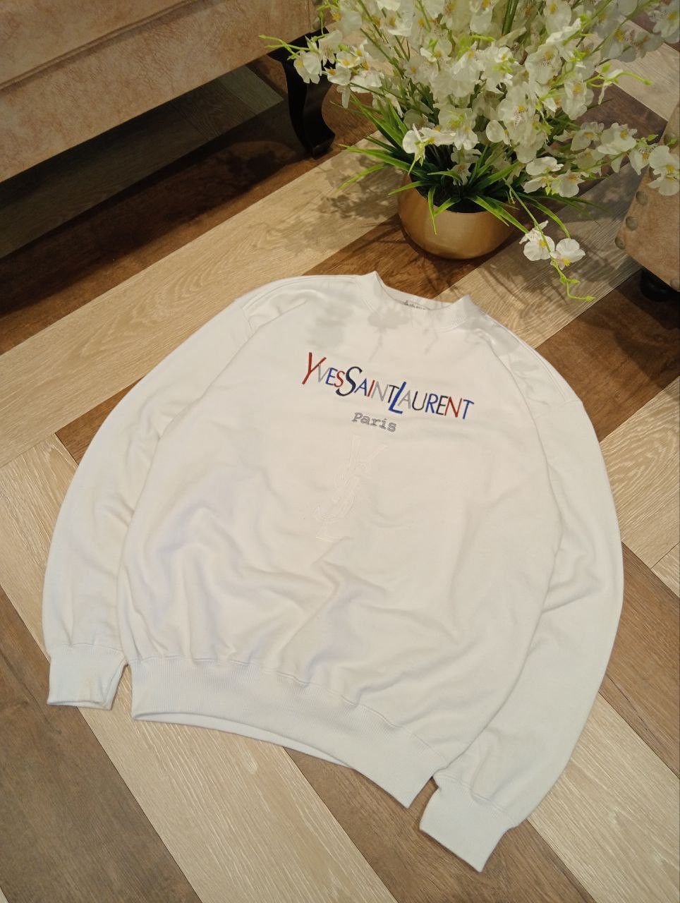 Yves Saint Laurent VINTAGE YVES SAINT LAURENT PARIS SPELL OUT CREWNECK Size US L / EU 52-54 / 3 - 3 Thumbnail