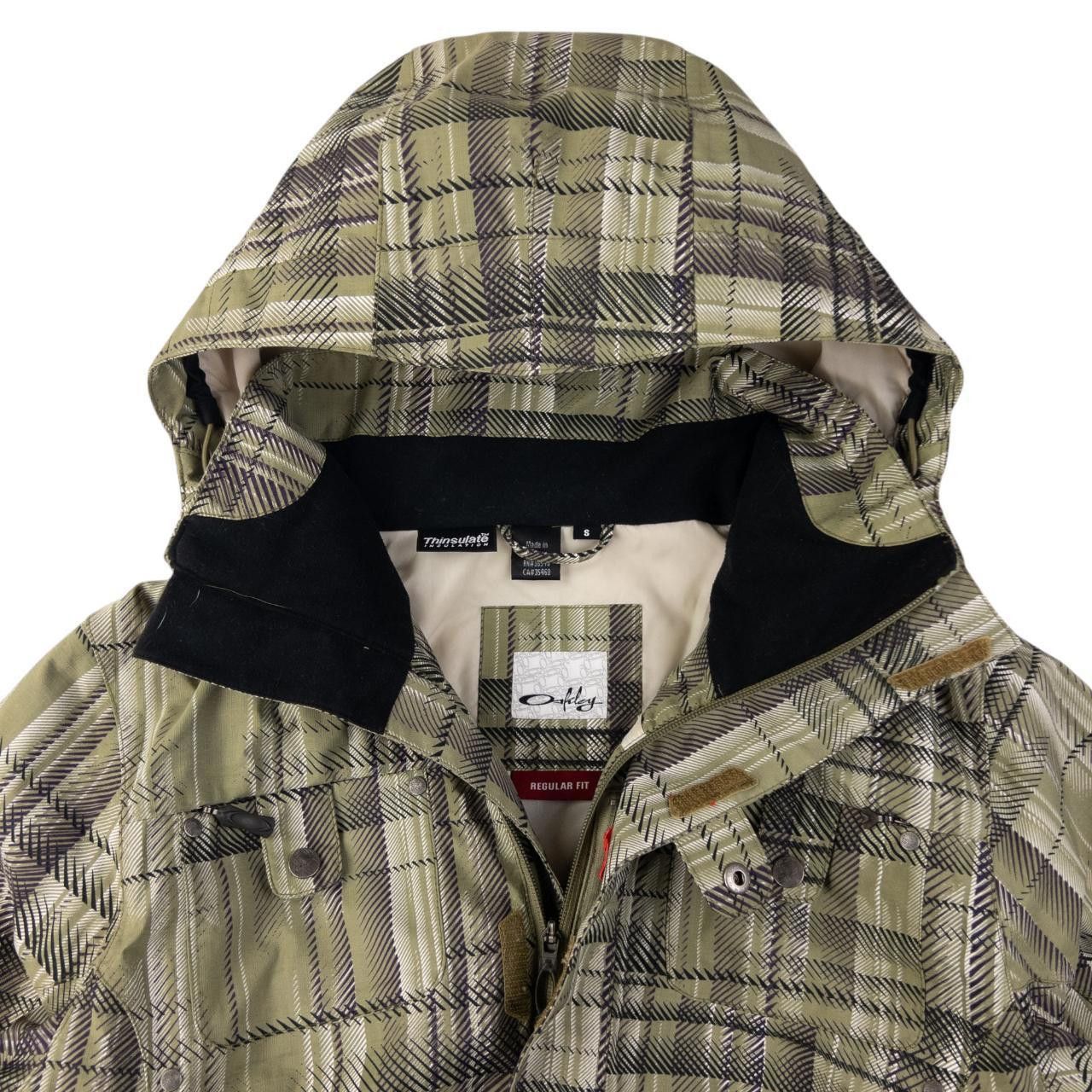 Oakley Vintage Oakley Zip Up Snowboarding Jacket Size S Size US S / EU 44-46 / 1 - 3 Thumbnail
