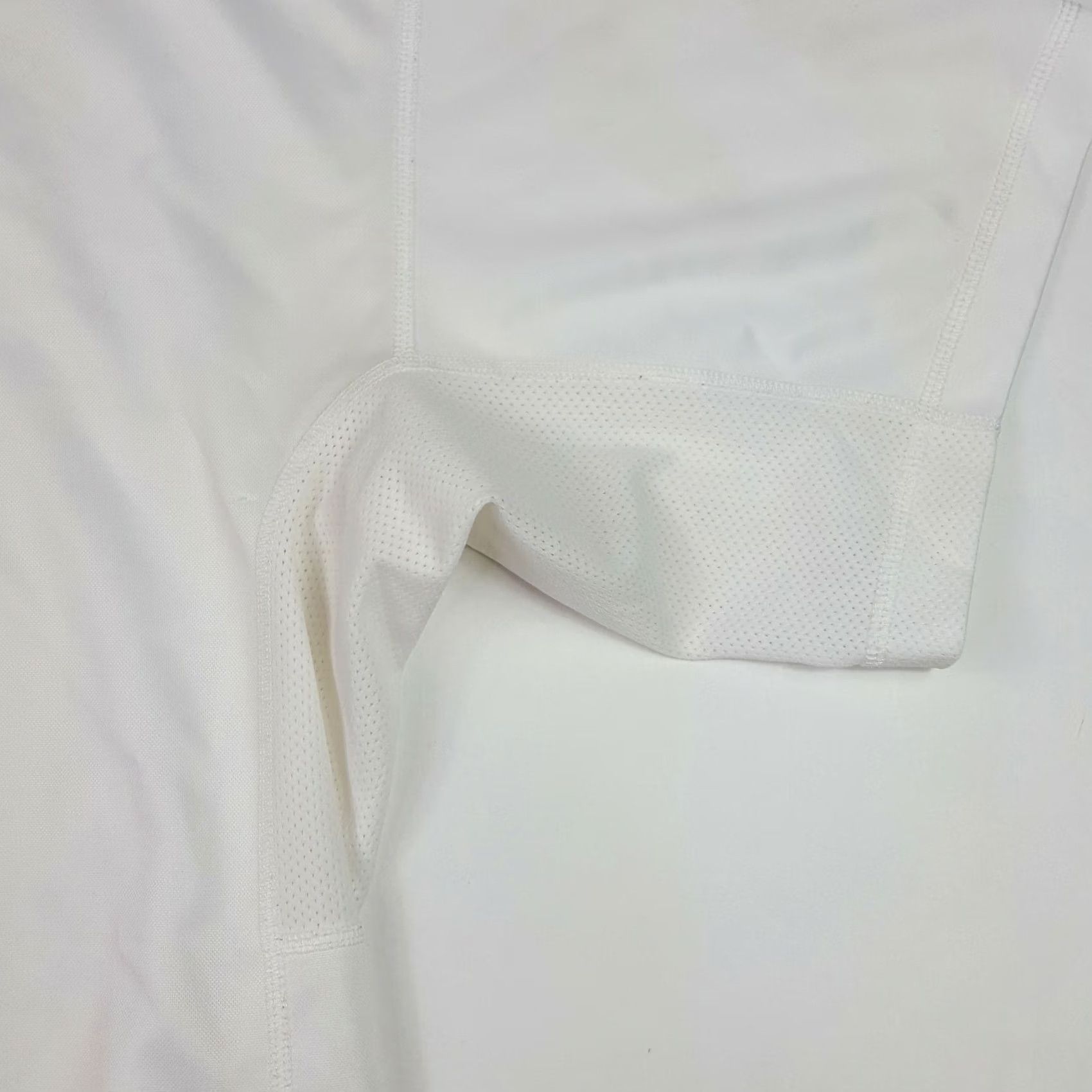 Nike VINTAGE Nike Swoosh Logo T-Shirt Adult Men 2XL White Athletic Retro 90s Sports Shirt Size US XXL / EU 58 / 5 - 4 Thumbnail