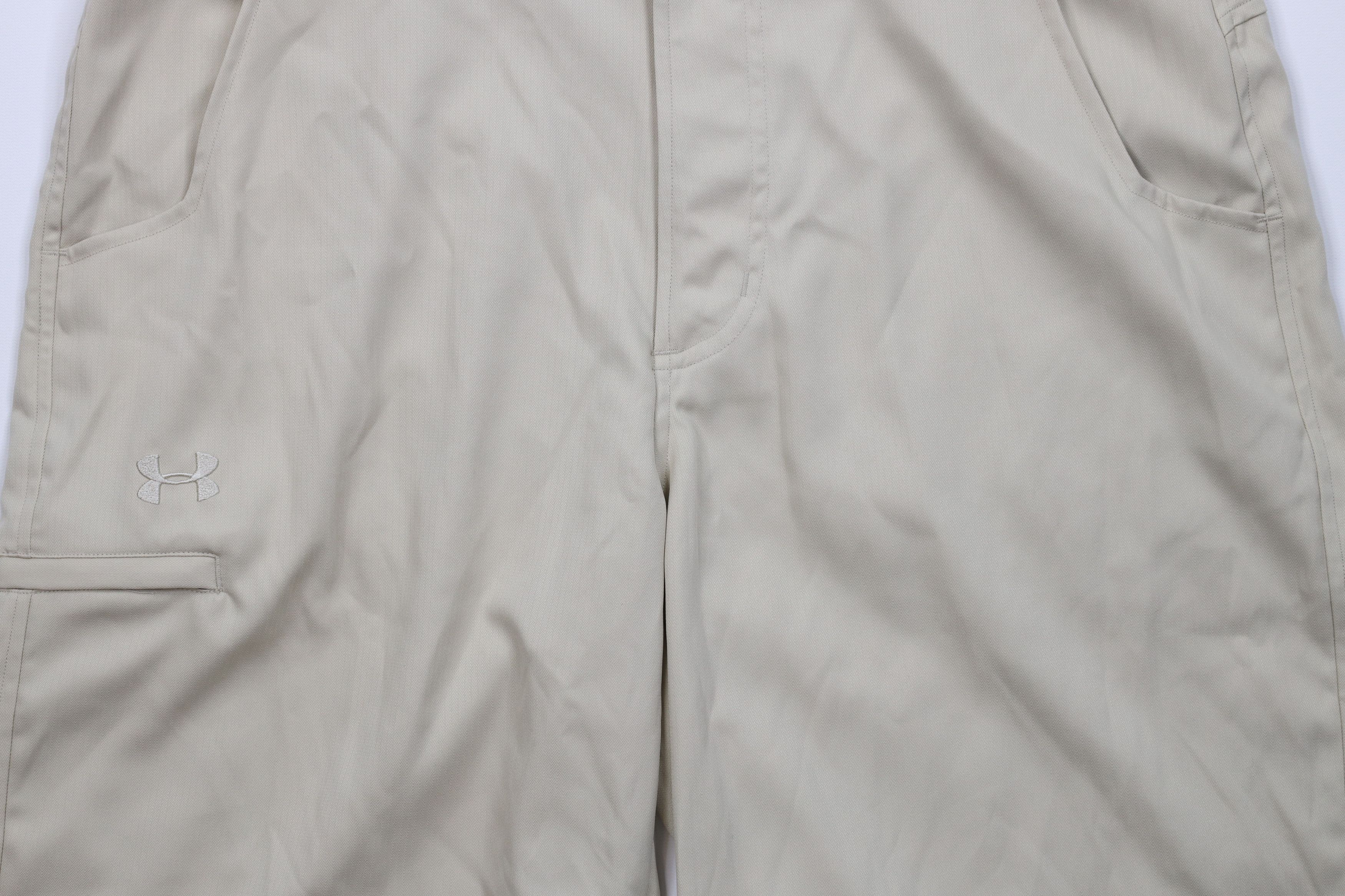 Under Armour Deadstock Vintage Y2K 2005 Under Armour Cargo Shorts Beige Size US 34 / EU 50 - 3 Thumbnail