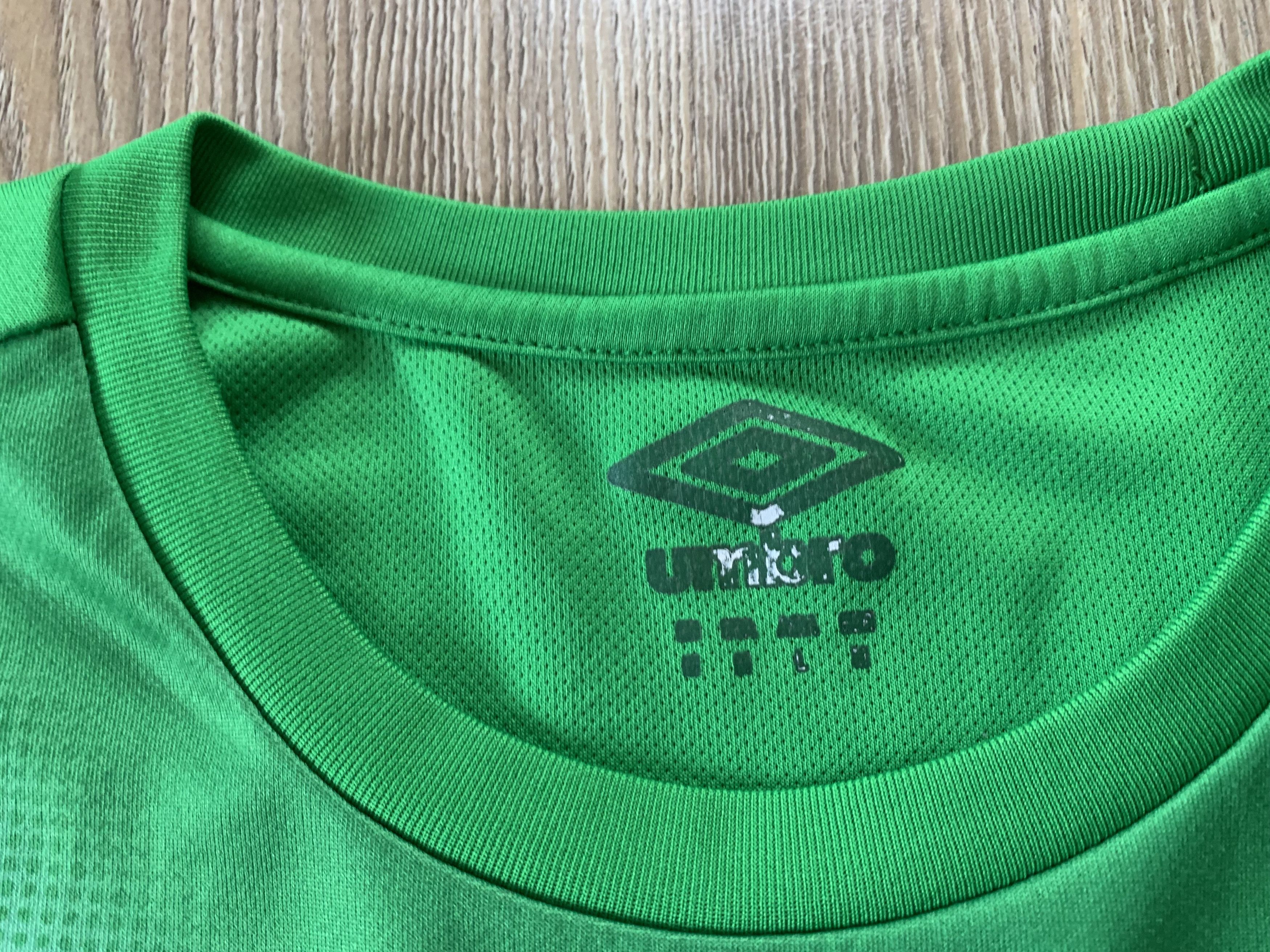 Umbro × Vintage Umbro Shamrock Rovers FC Training T-Shirt Size US M / EU 48-50 / 2 - 7 Thumbnail