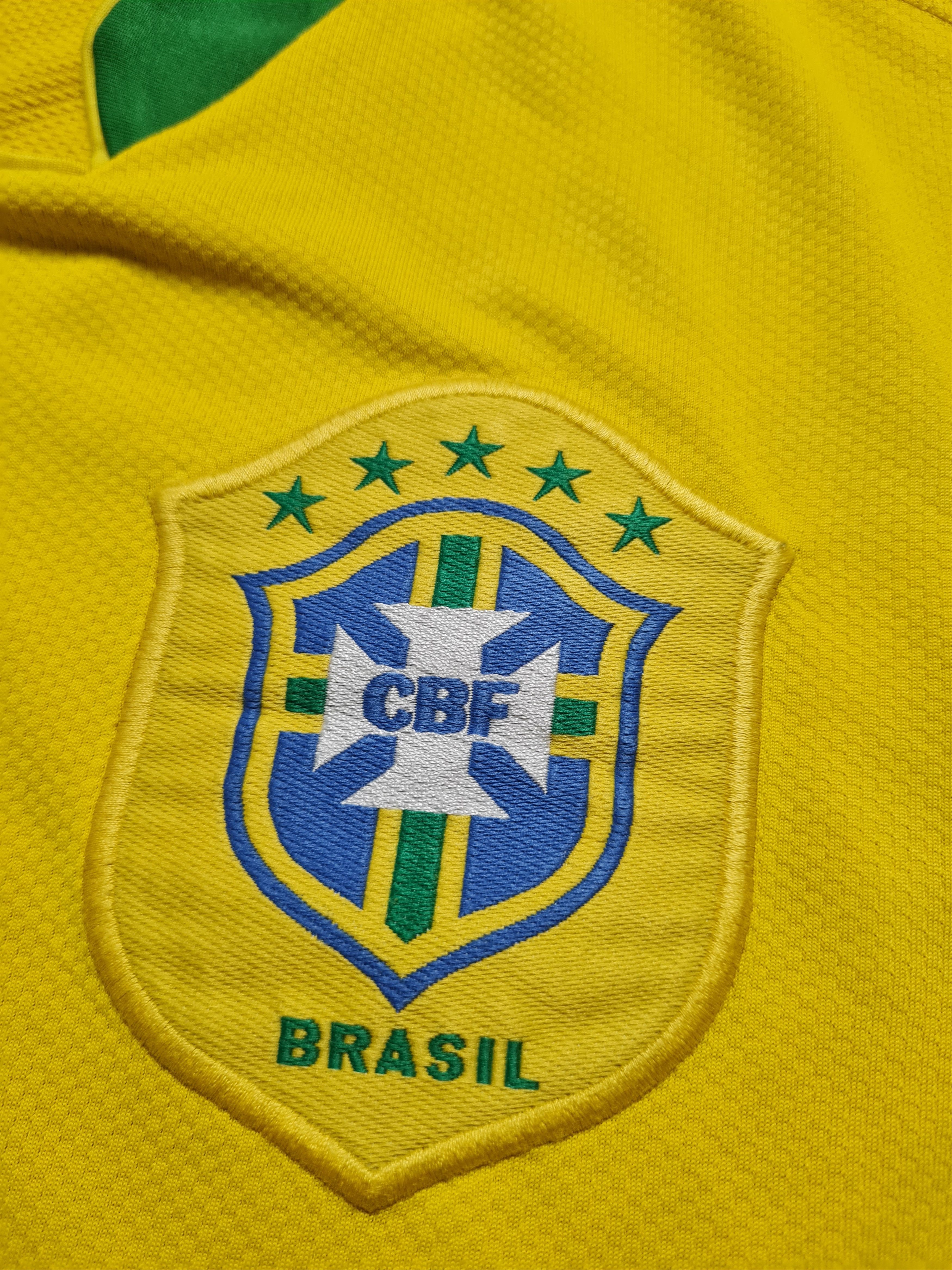 Nike Rare Soccer shirt Nike Brazil 2006-2008 Football Jersey Size US S / EU 44-46 / 1 - 19 Thumbnail