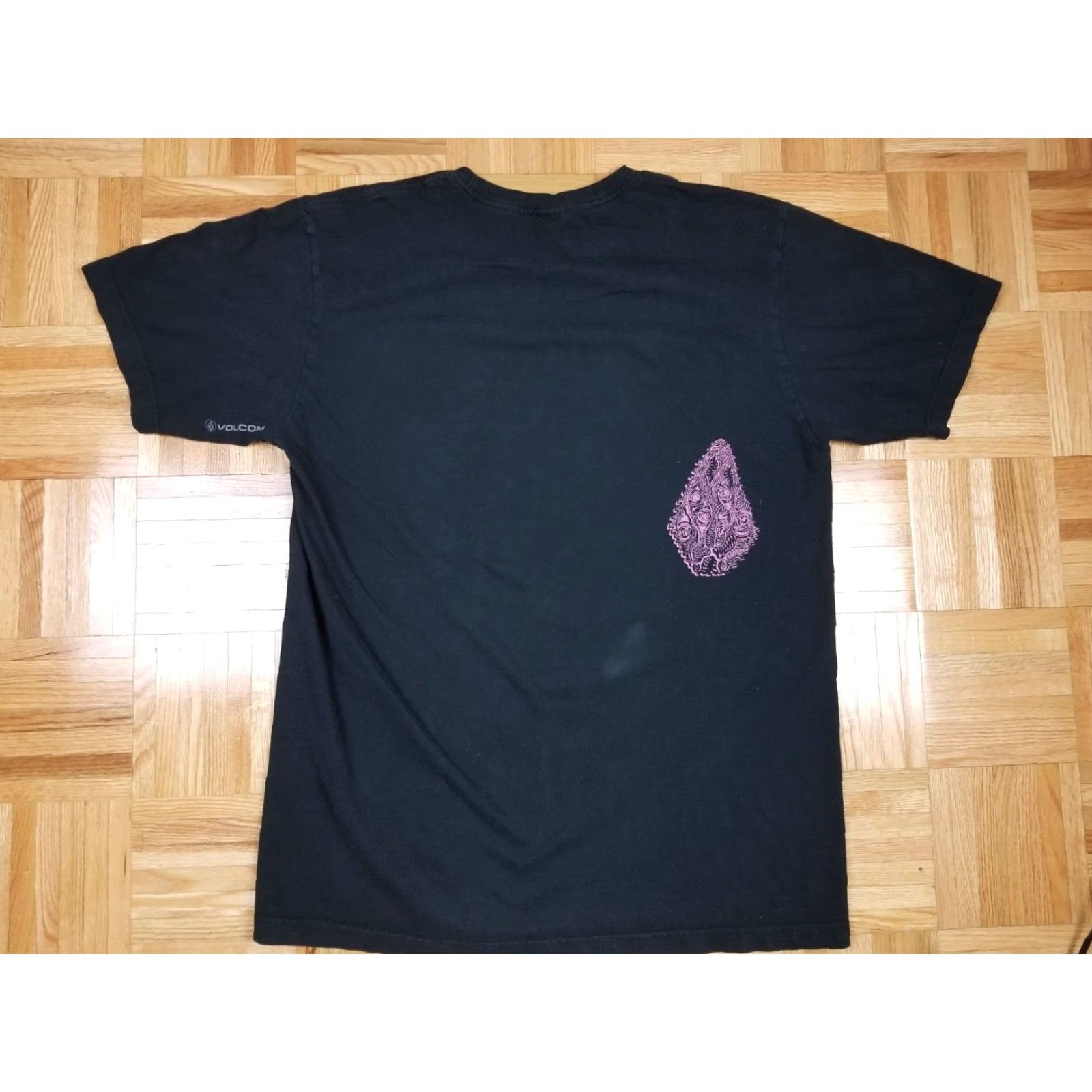 Volcom VINTAGE Volcom T-Shirt SZ L Black Short Sleeve Round Neck Men Large Cotton Snowboard Skateboard Brand Volcom 90s USA Retro Band Rock Size US L / EU 52-54 / 3 - 4 Thumbnail