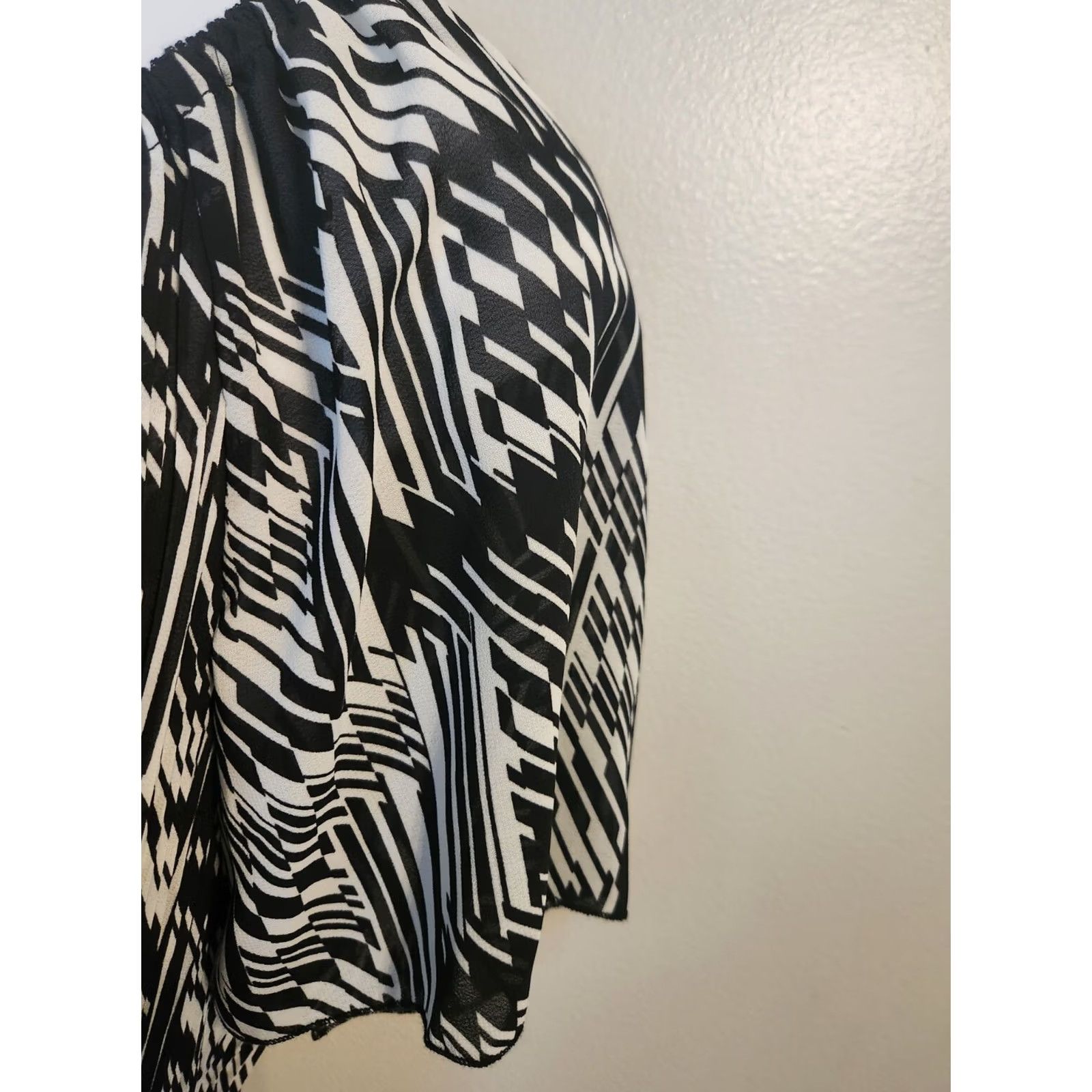 Avenue Avenue Tunic Top Black Blue White Geometric Print Sheer 2X Womens Size XXL / US 16-18 / IT 52-54 - 4 Thumbnail