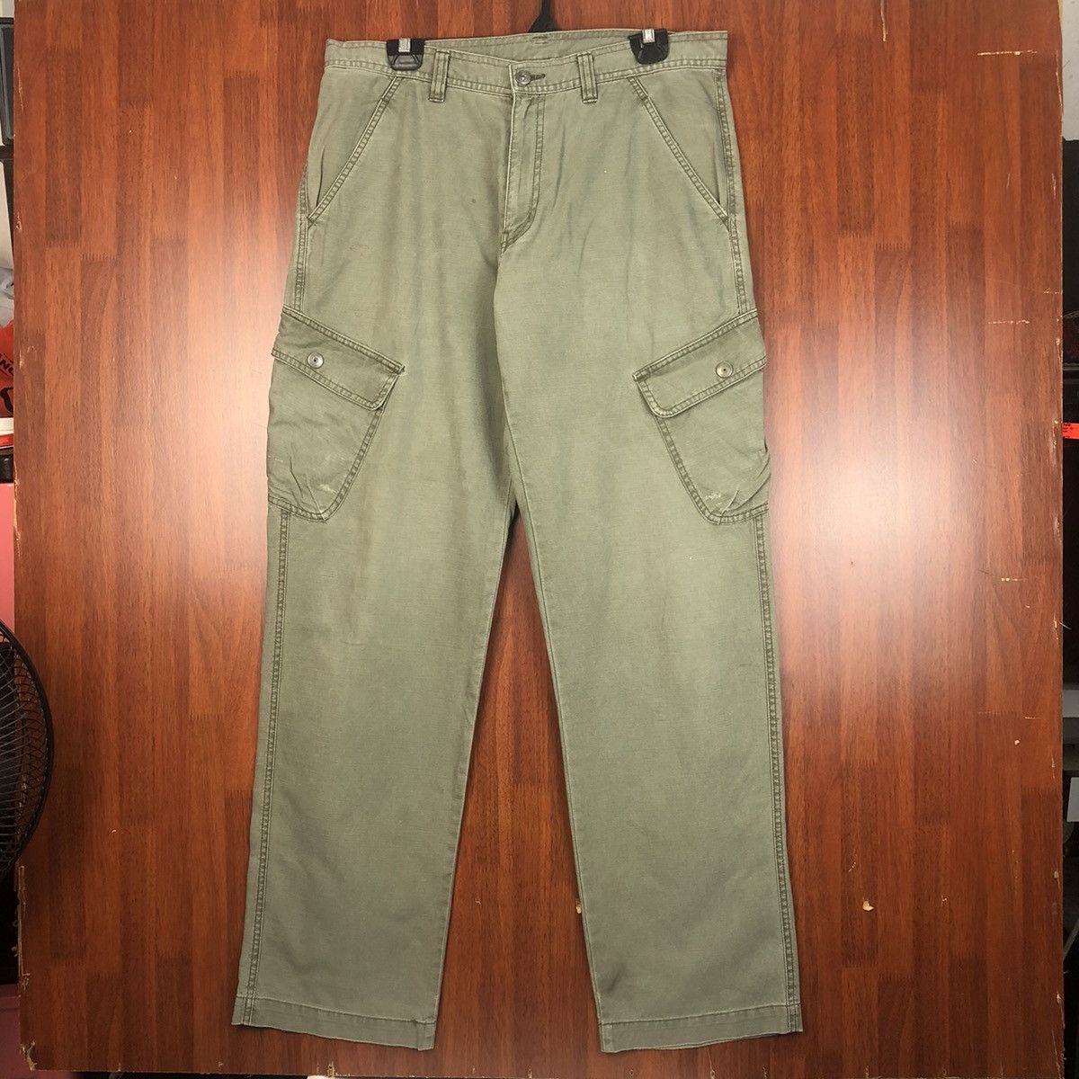 image of Vintage Uniqlo Green Cargo Multipocket Pants 7511, Men's (Size 32)
