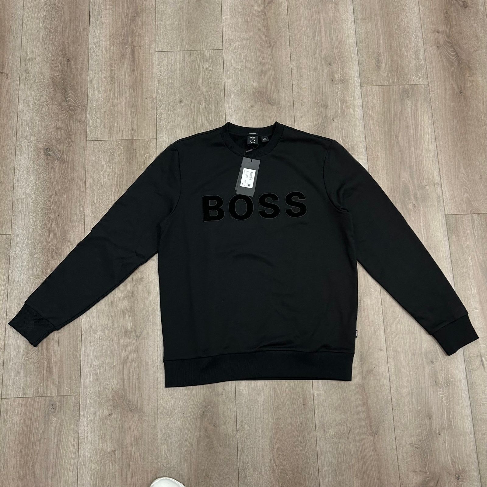 Hugo Boss New Hugo Boss Black Patch Crewneck sweater Pullover Large L Size US L / EU 52-54 / 3 - 1 Thumbnail