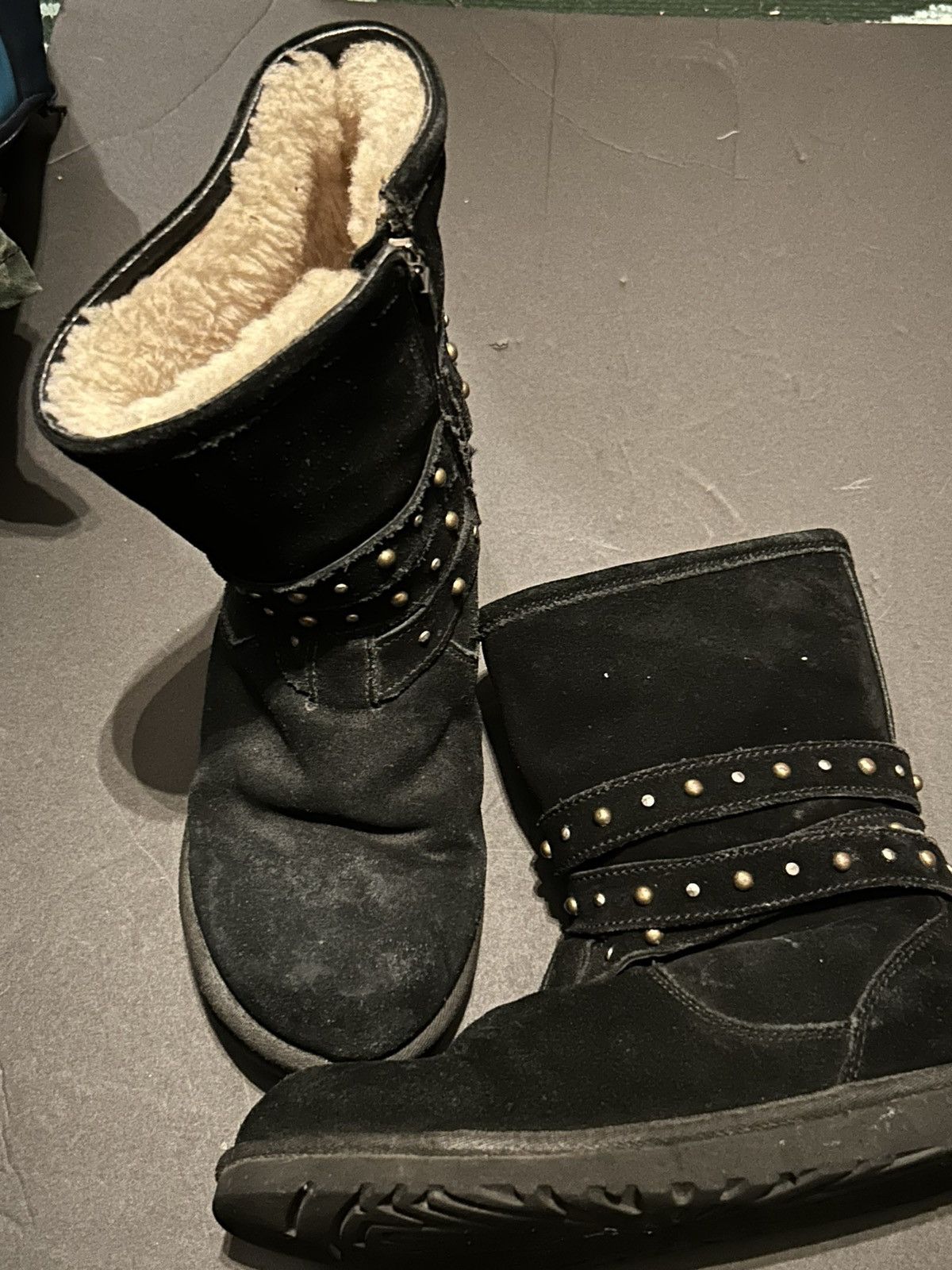 Ugg Ugg suede bootie with gold accents Size US 6 / IT 36 - 8 Thumbnail