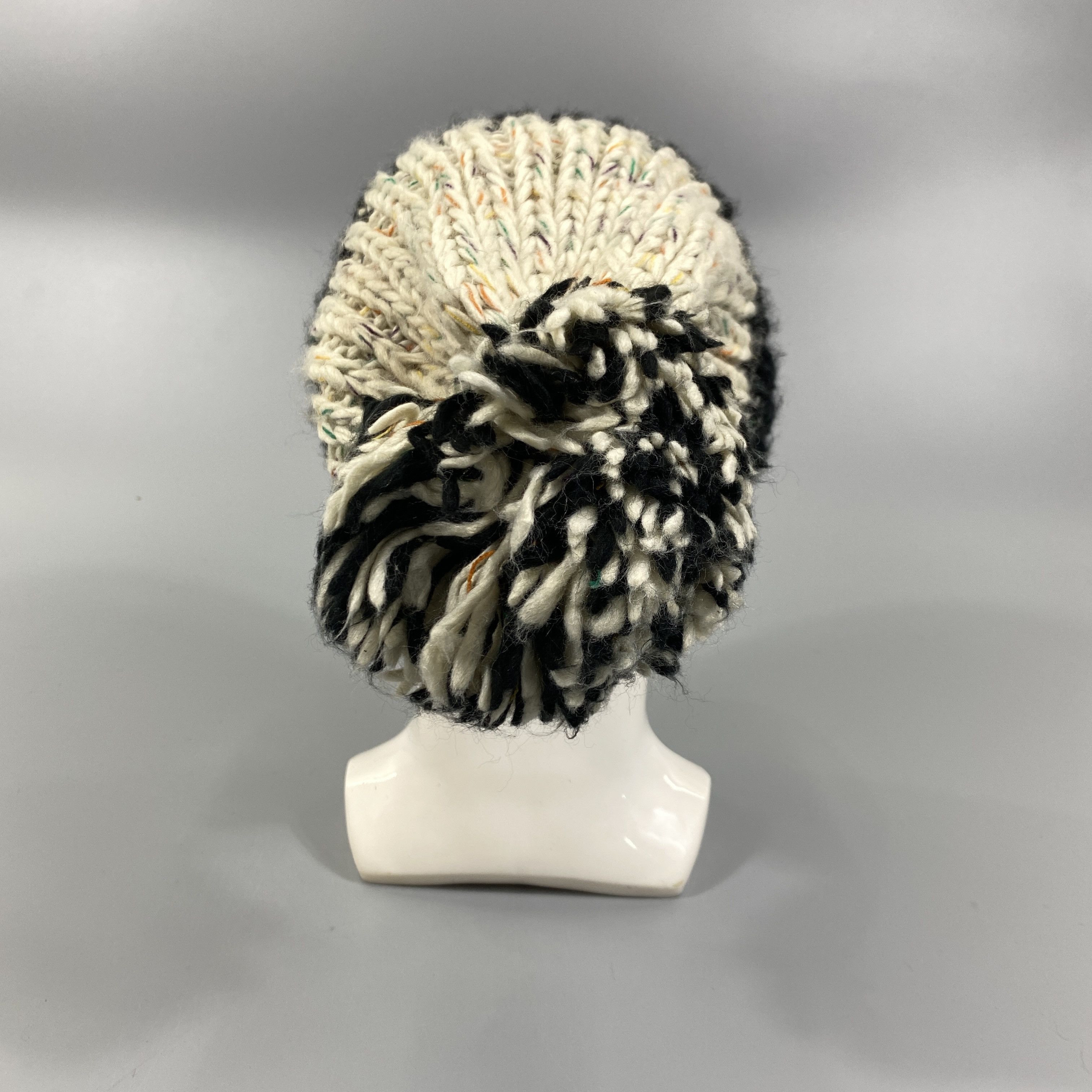 Japanese Brand Black White Mix Sprinkle Pom Pom Beanie -BN670 Size ONE SIZE - 3 Thumbnail