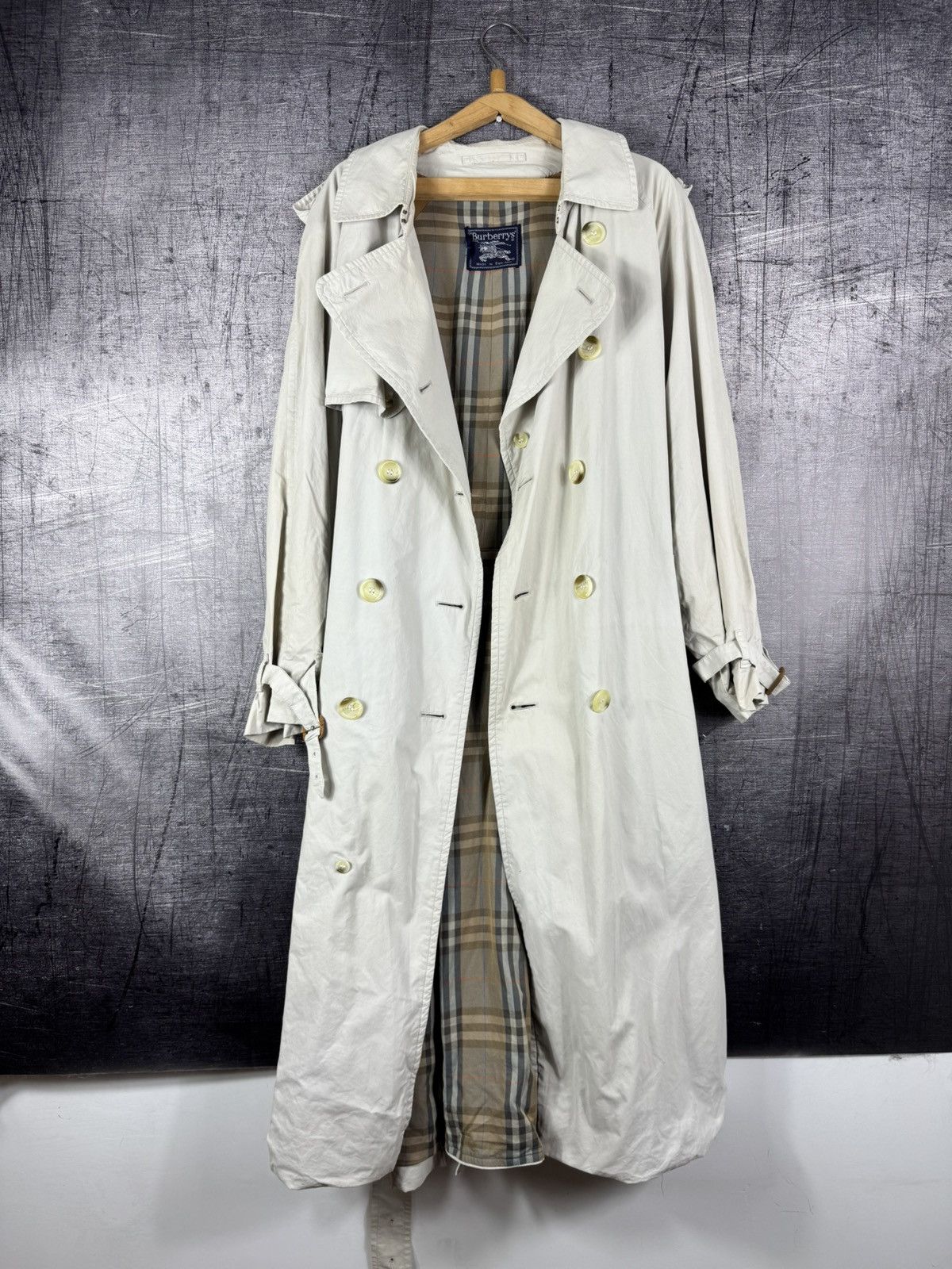 Burberry Vintage Burberrys double breasted long Waterloo trench coat Size US L / EU 52-54 / 3 - 2 Thumbnail