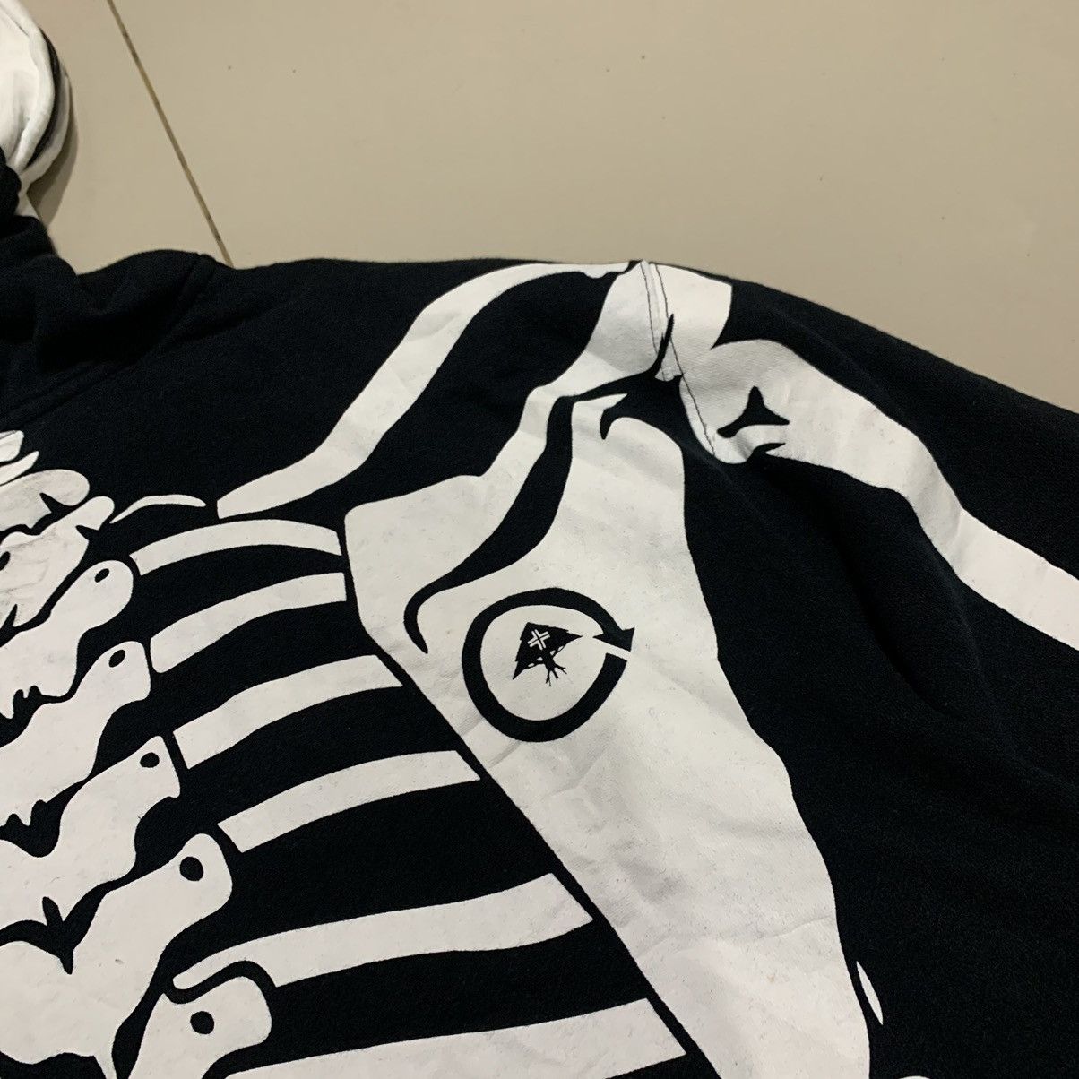 LRG × Vintage Rare LRG Dead Serious Skeleton Ziphoodie Glow In The Dark Size US XL / EU 56 / 4 - 12 Thumbnail
