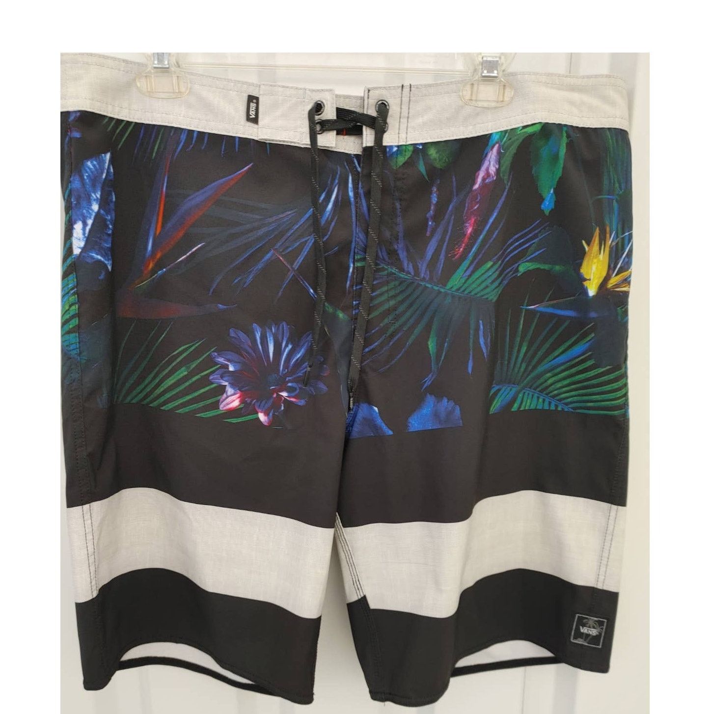 Vans VANS Men's Era Neo Jungle Board Swim Shorts Sz 36 Size US 36 / EU 52 - 3 Thumbnail