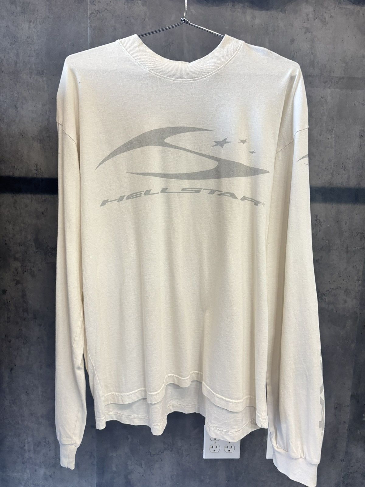 HELLSTAR HELLSTAR CURSIVE WHITE LOGO LONGSLEEVE SIZE L Size US L / EU 52-54 / 3 - 1 Thumbnail