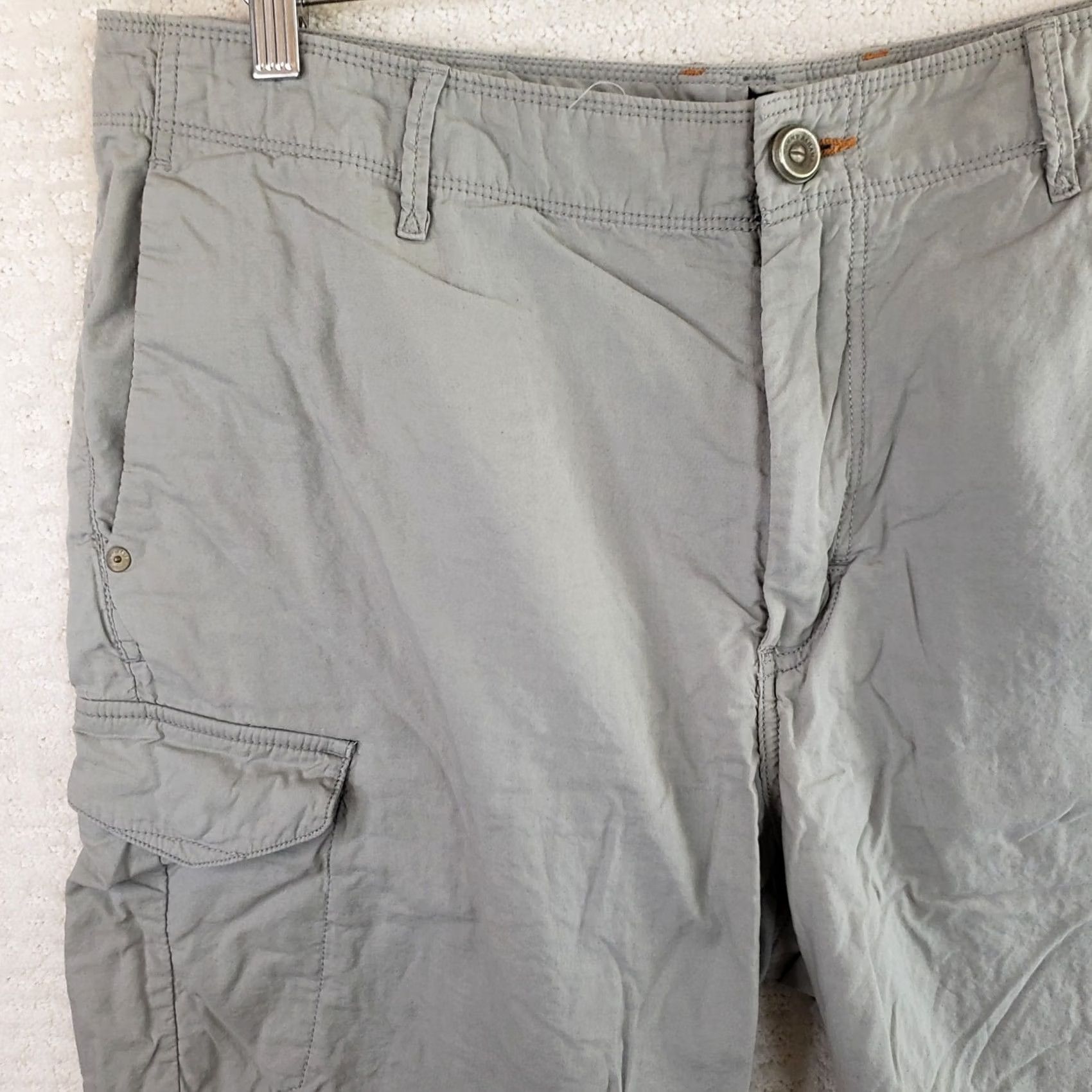 Tommy Bahama Tommy Bahama Chino Shorts Mens 38x10 Olive Green Casual Dad Size US 38 / EU 54 - 2 Thumbnail