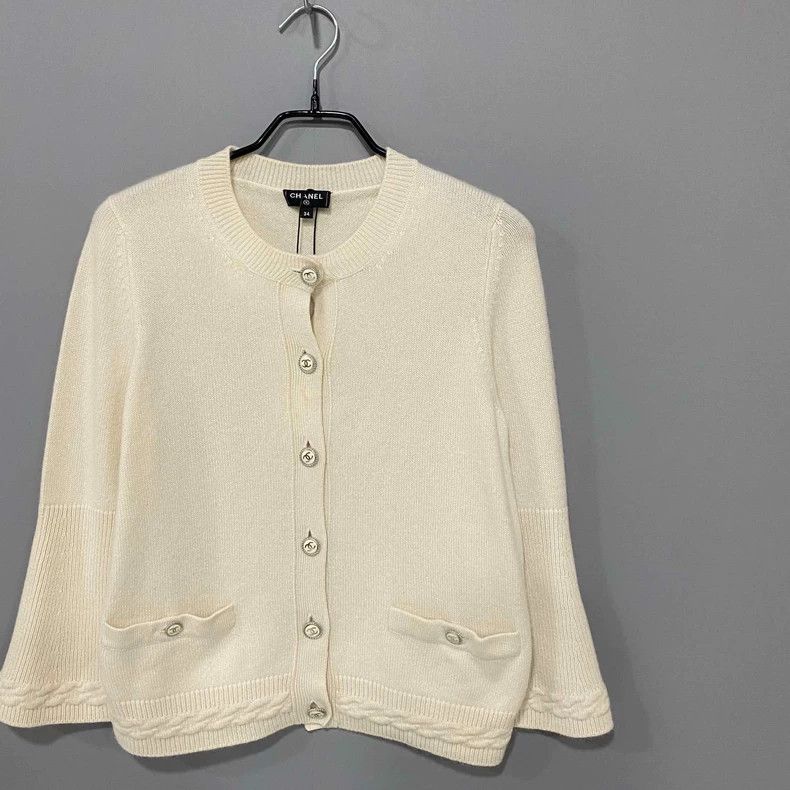 Chanel Chanel Single-breasted beige cashmere knitted cardigan jack Size XXS / US 00 / IT 34 - 2 Thumbnail