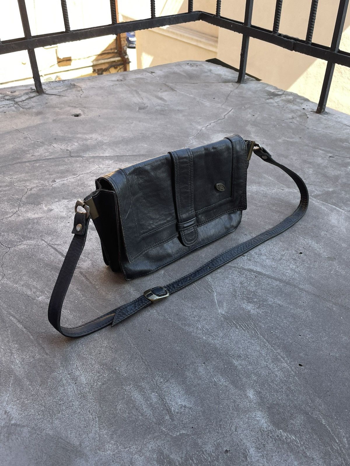 Bugatti Saved Bugatti Black Leather Messenger Bag 90s Size ONE SIZE - 2 Thumbnail