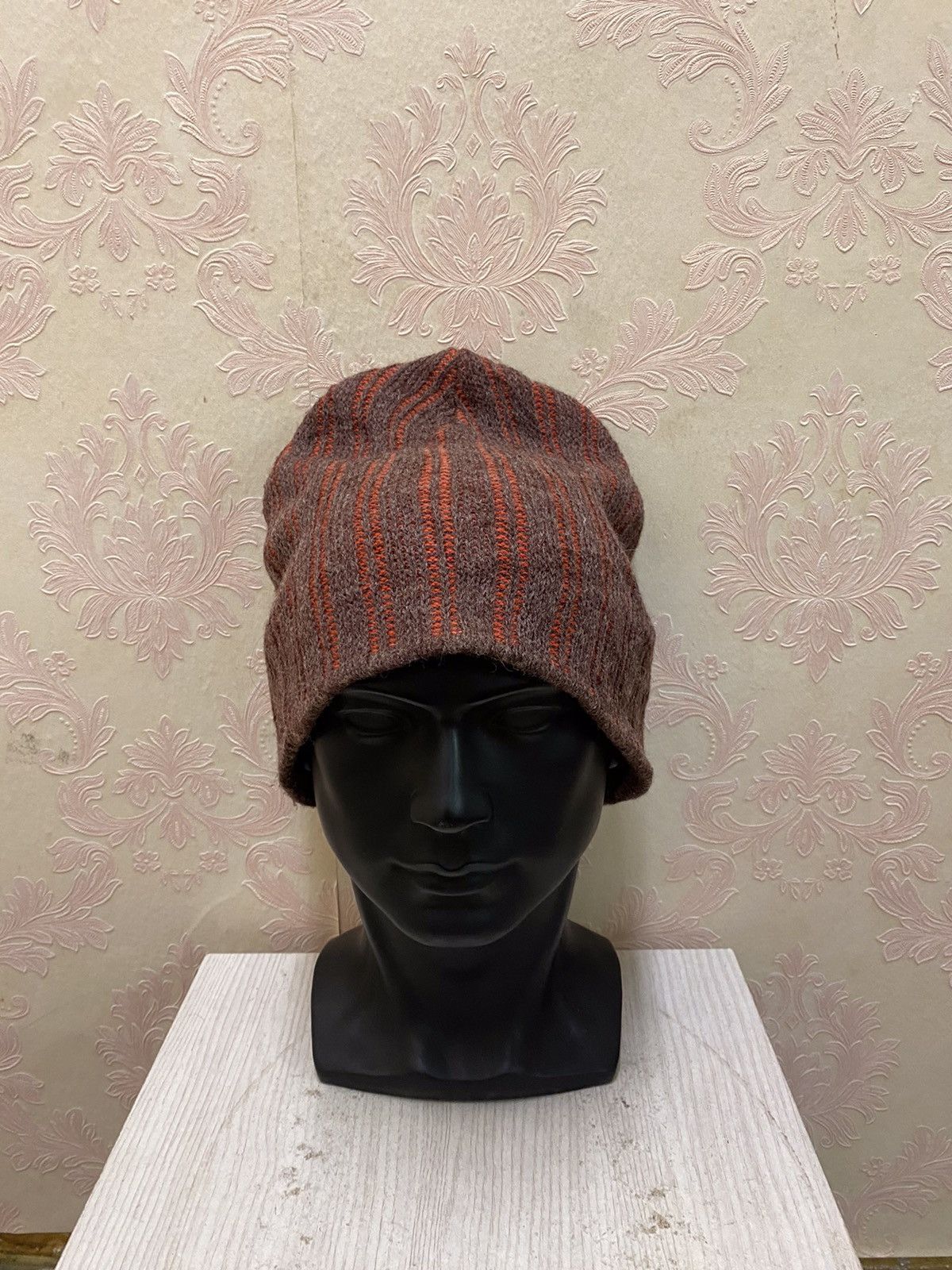 Gap × Vintage Vintage Gap Nice Design Beanie Hat Size ONE SIZE - 2 Thumbnail