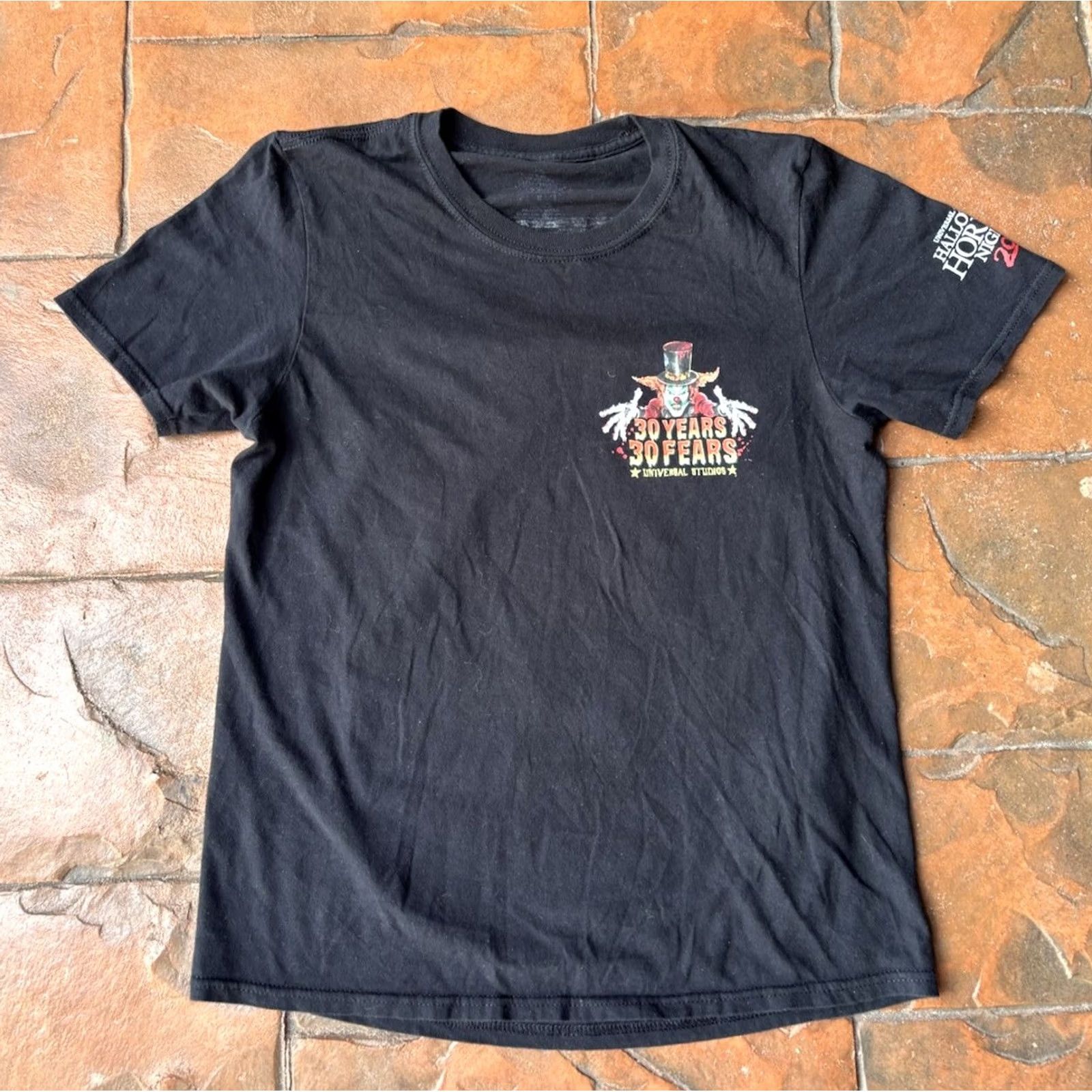 Vintage VINTAGE Universal Halloween Horror Nights 2021 30 Years Clown T-Shirt Small Men Slim? Size US S / EU 44-46 / 1 - 3 Thumbnail