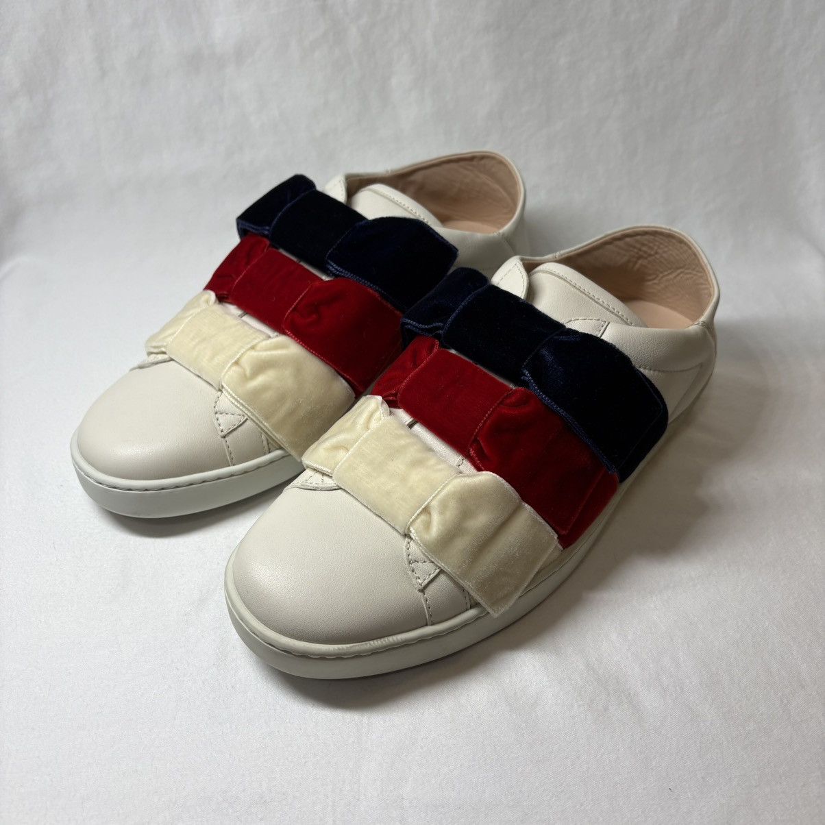 Gucci AUTHENTIC Gucci Sneakers with Velvet Bows Size US 8 / IT 38 - 3 Thumbnail