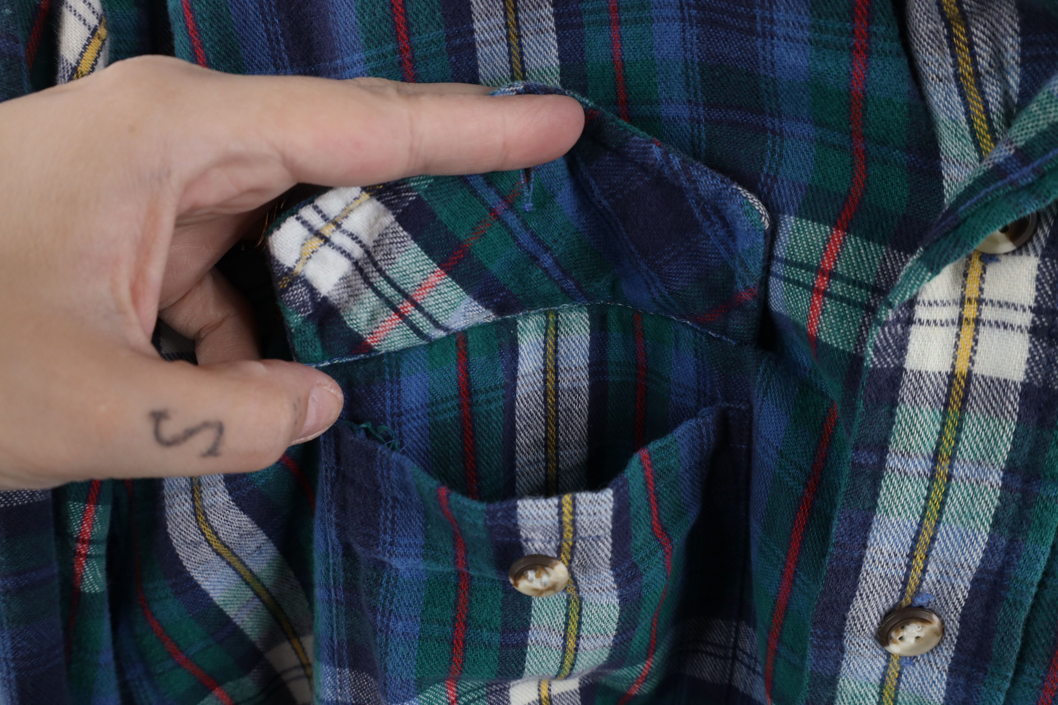 Eddie Bauer × Vintage Vintage 90s Eddie Bauer Flannel Collared Button Shirt USA Size US L / EU 52-54 / 3 - 7 Thumbnail