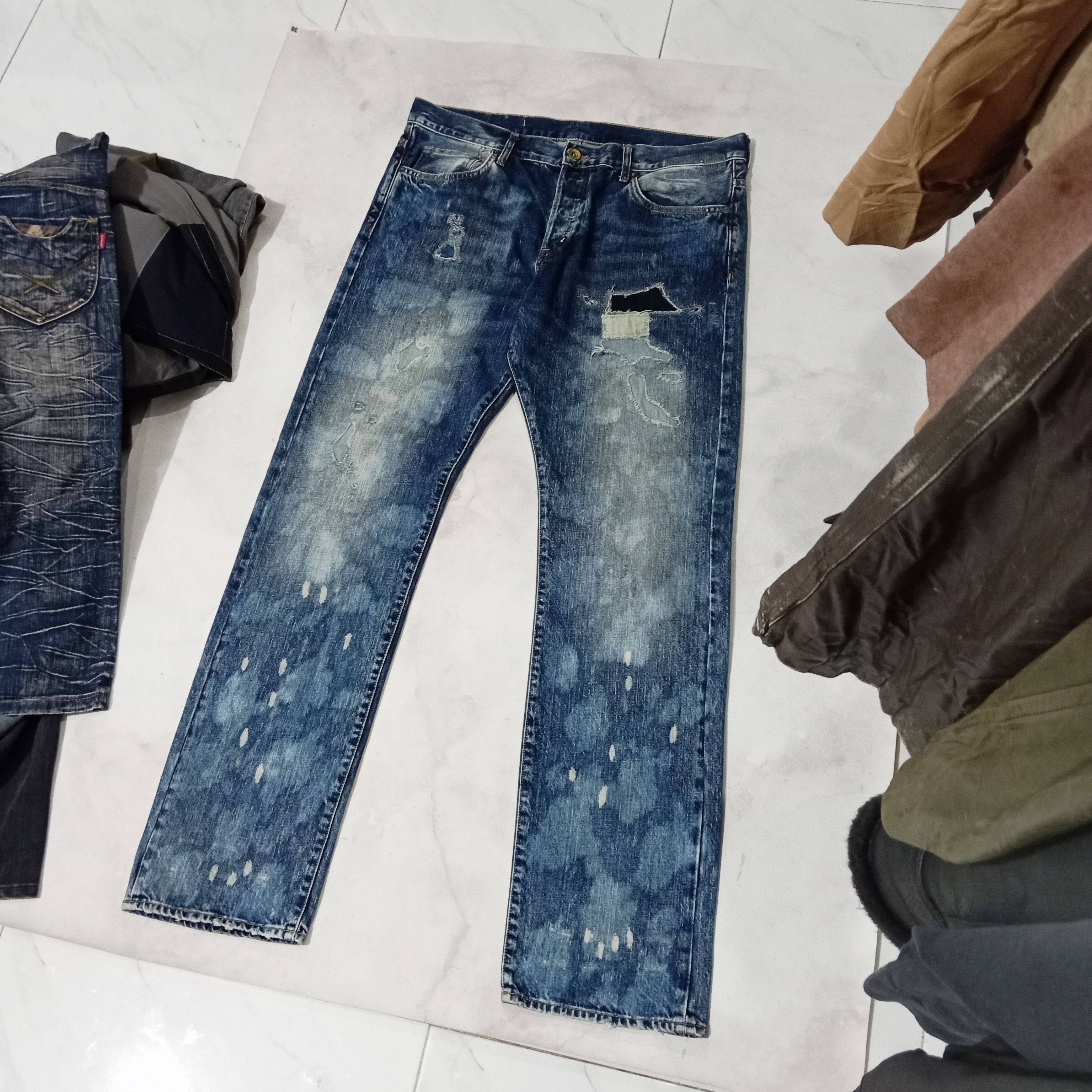 H&M H&M Bleach Distressed Denim Pants Size US 41 - 1 Thumbnail