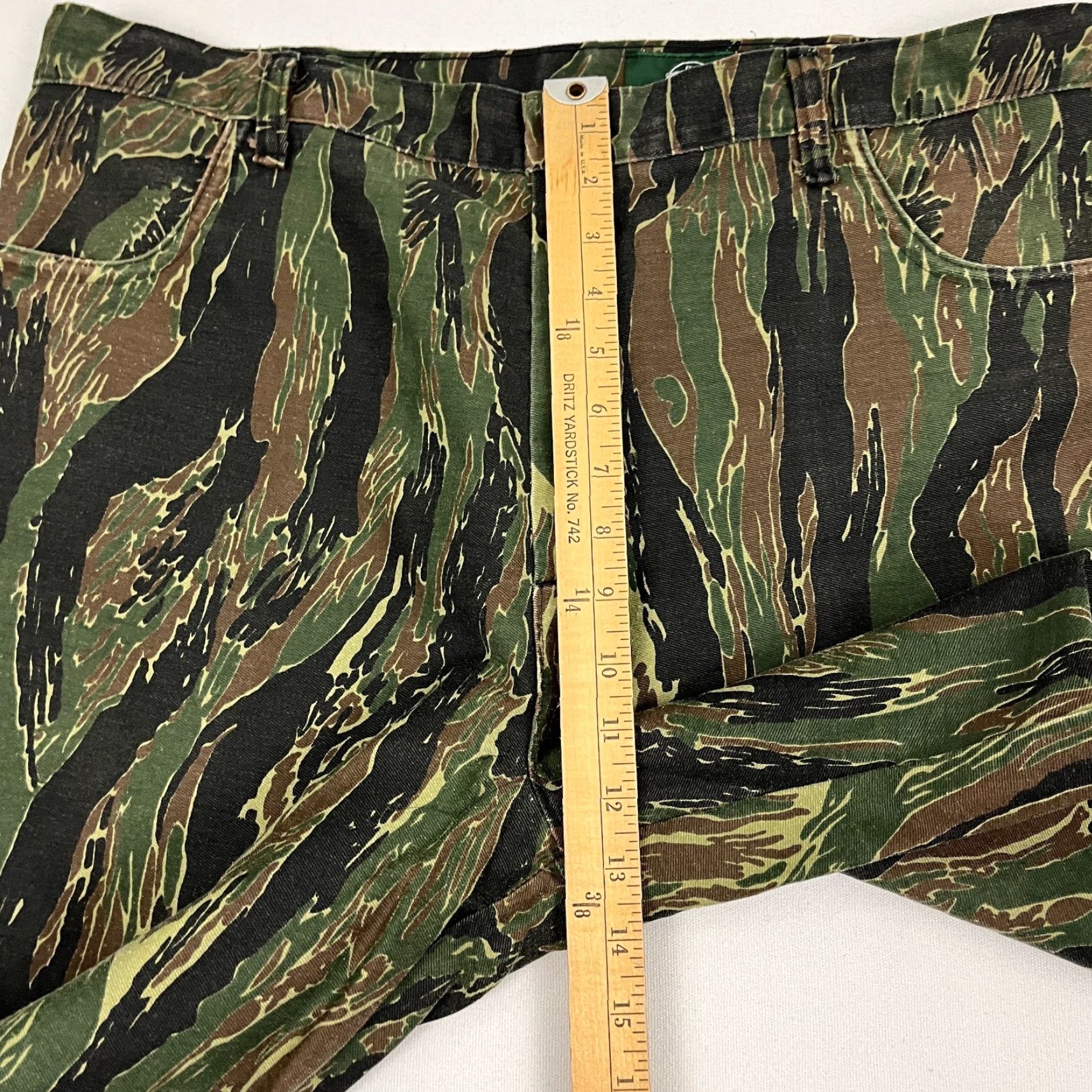 Vintage VINTAGE Bass Pro Pants Mens 38 x 28 Tiger Stripe Camo Hunting Military Outdoor Pants Mens 38 Inseam 28 Straight CVT? Size US 38 / EU 54 - 4 Thumbnail