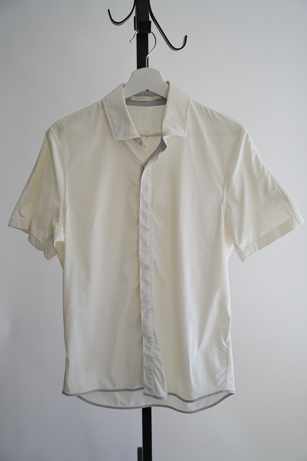 Lululemon Short Sleeve Button Up Size US S / EU 44-46 / 1 - 1 Thumbnail
