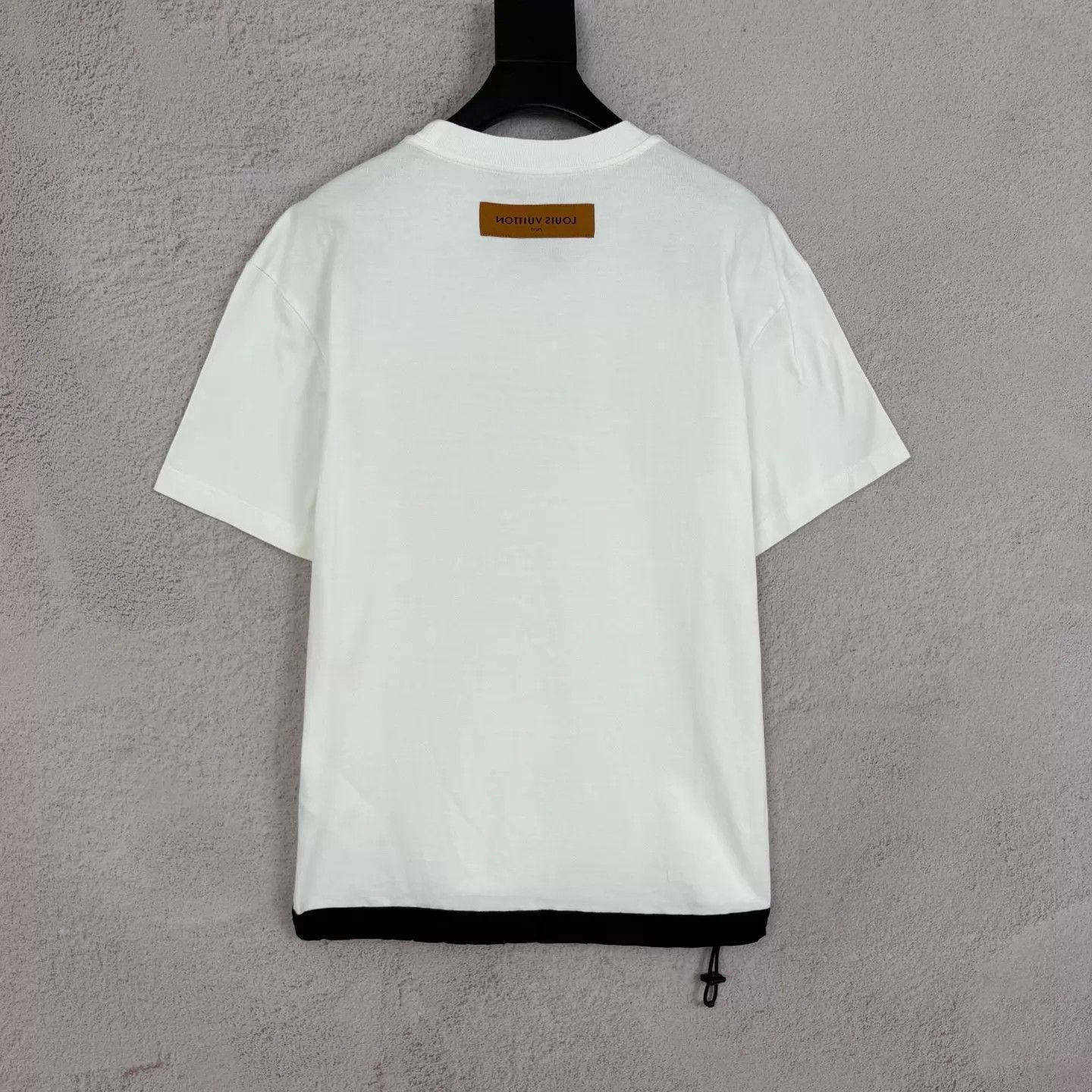 Louis Vuitton LOUIS VUITTON Graffiti Print Pocket Tee L NWT Size US L / EU 52-54 / 3 - 2 Thumbnail