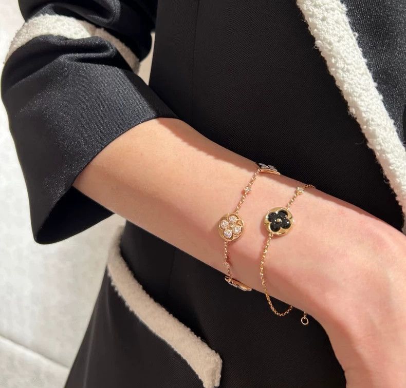Louis Vuitton Louis Vuitton Blossom Bracelet in Rose Gold-2506 Size ONE SIZE - 7 Thumbnail