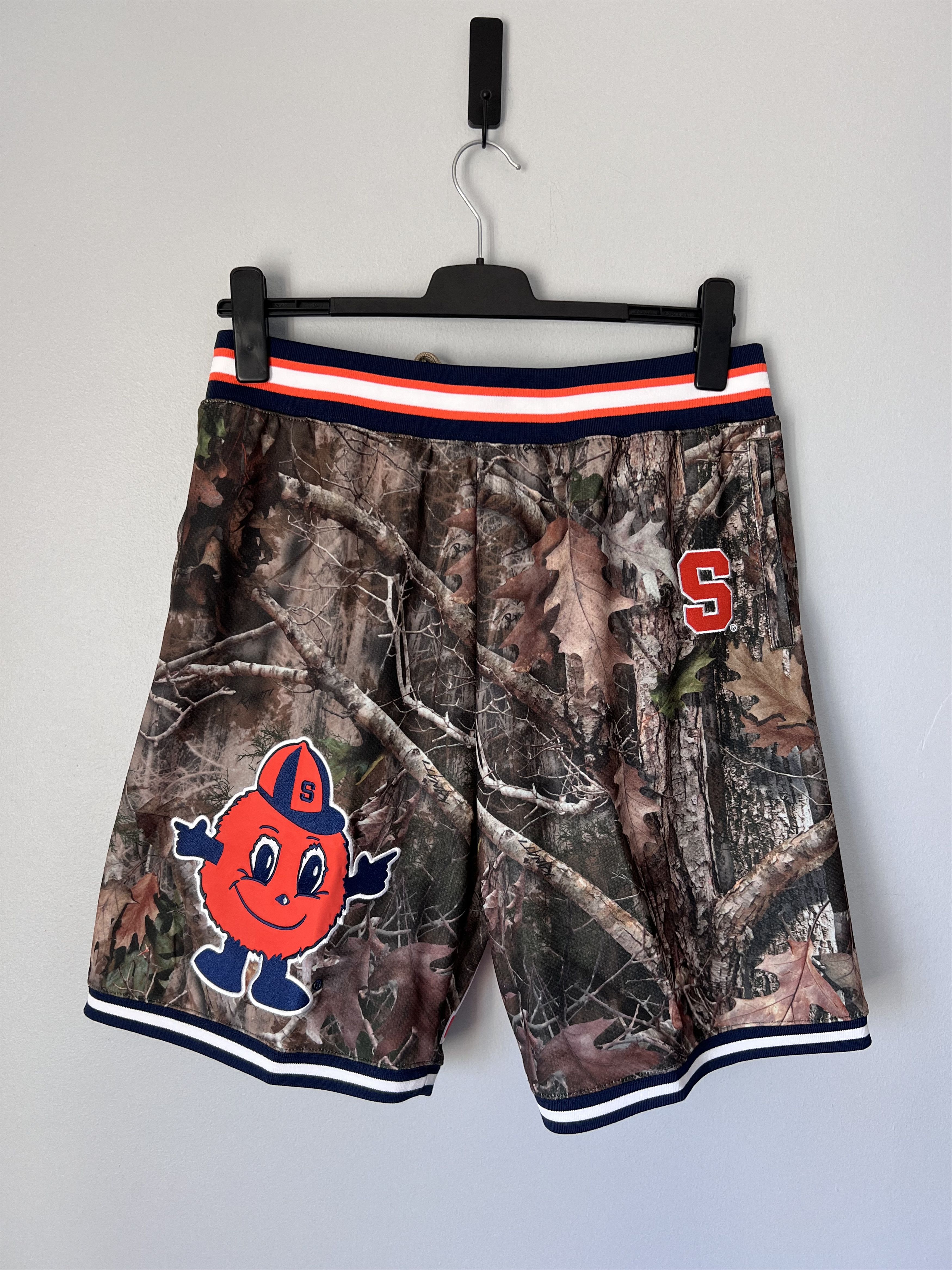 Supreme x Mitchell & Ness NCAA Short 【公式通販】