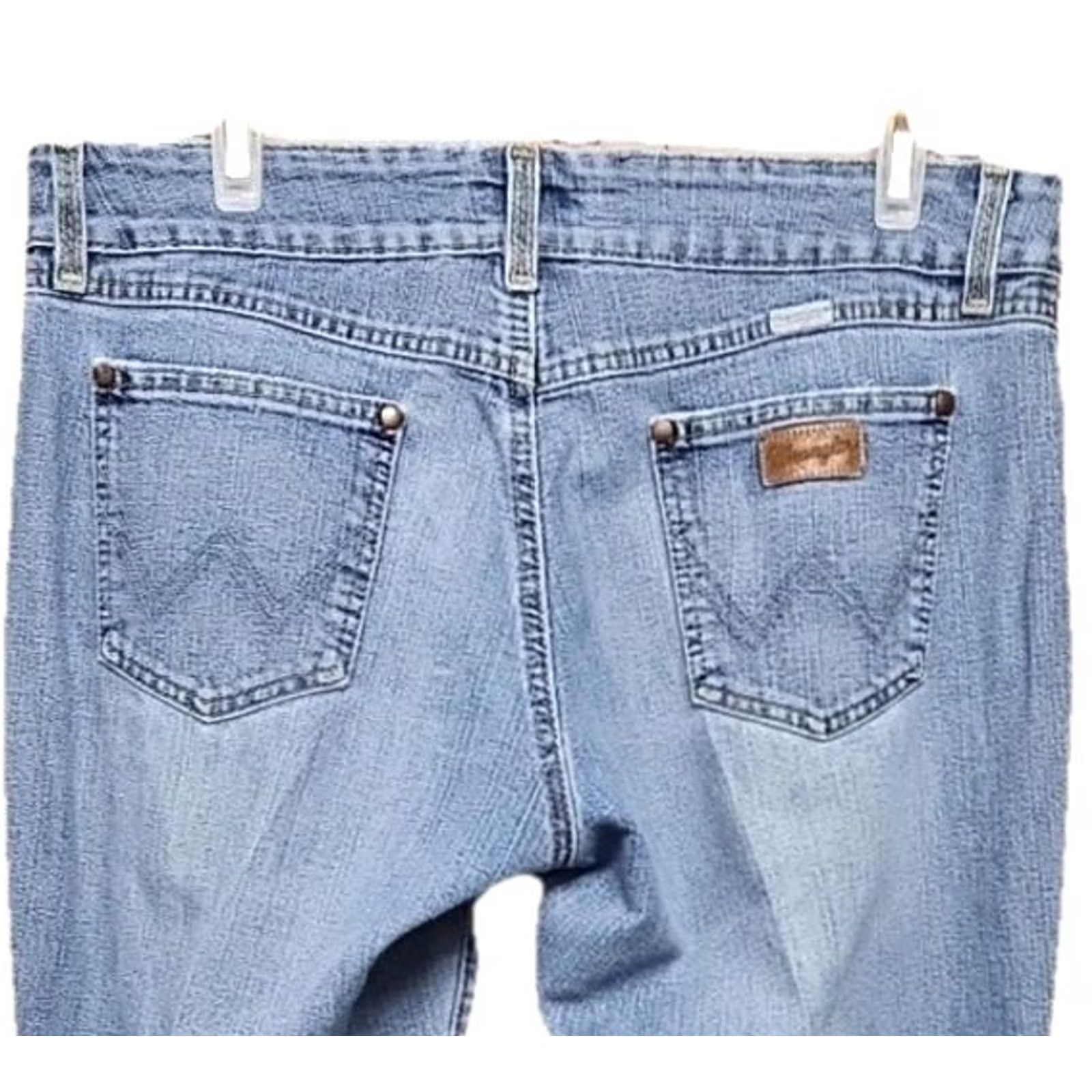 Wrangler Wrangler Jeans Slim Y2K Women’s Light Wash Distressed Pink Logo Size 10/12 Inseam 33 in Denim Cotton Regular Rise Mid 8.5-10.5 in Blue Size 32" / US 10 / IT 46 - 6 Thumbnail