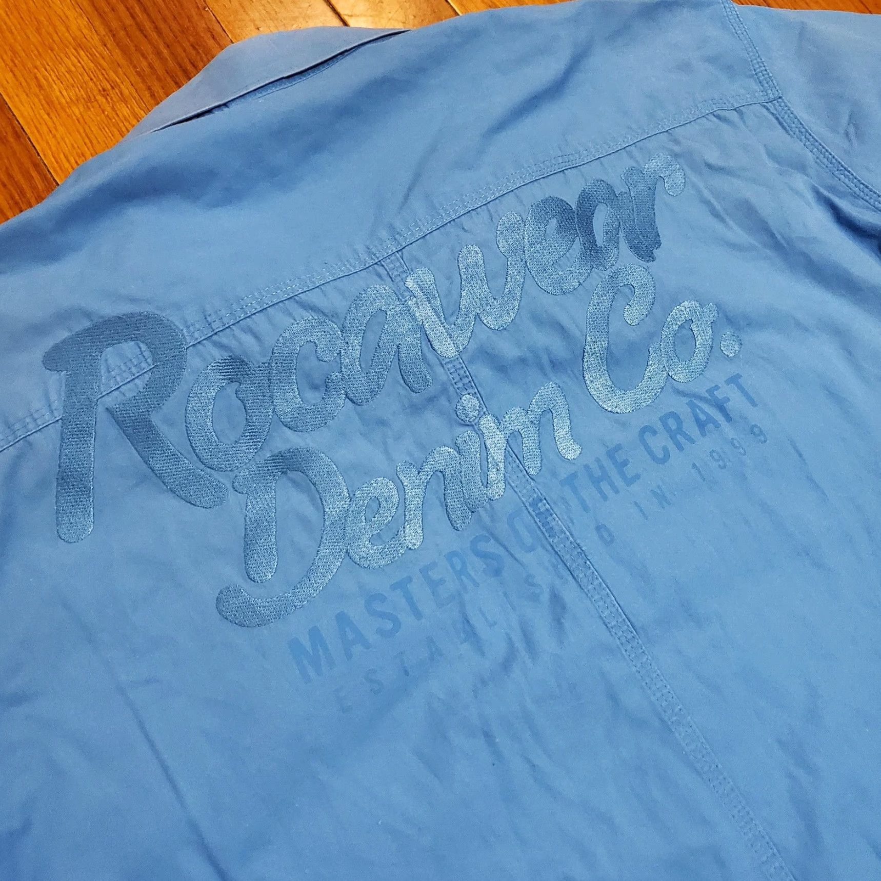 Rocawear Rocawear Denim Co Shirt Mens 3XL Blue Short Sleeve Button Up Embroidered Pockets Shirt Size US XXL / EU 58 / 5 - 2 Thumbnail