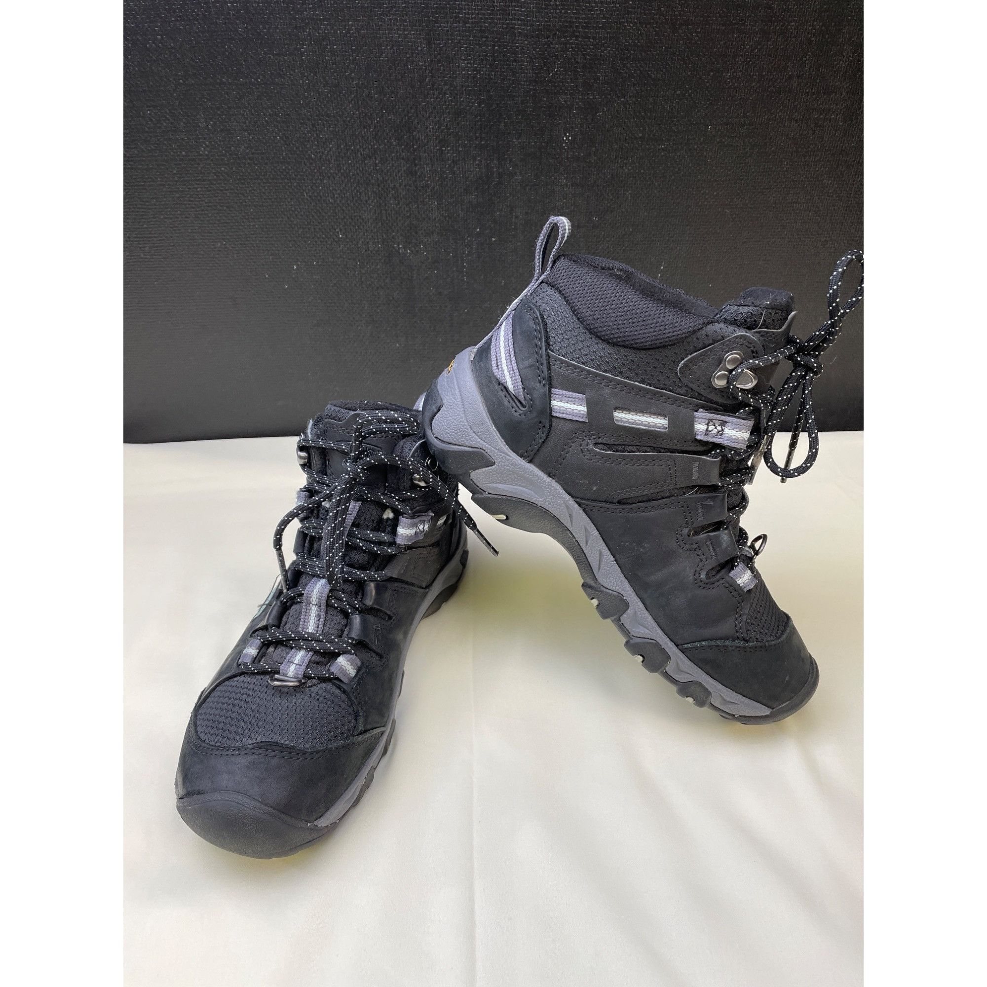 KEEN Keen Women's Black Mid Waterproof Hiking Boots/Ankle Shoes S Size US 6 / IT 36 - 1 Thumbnail
