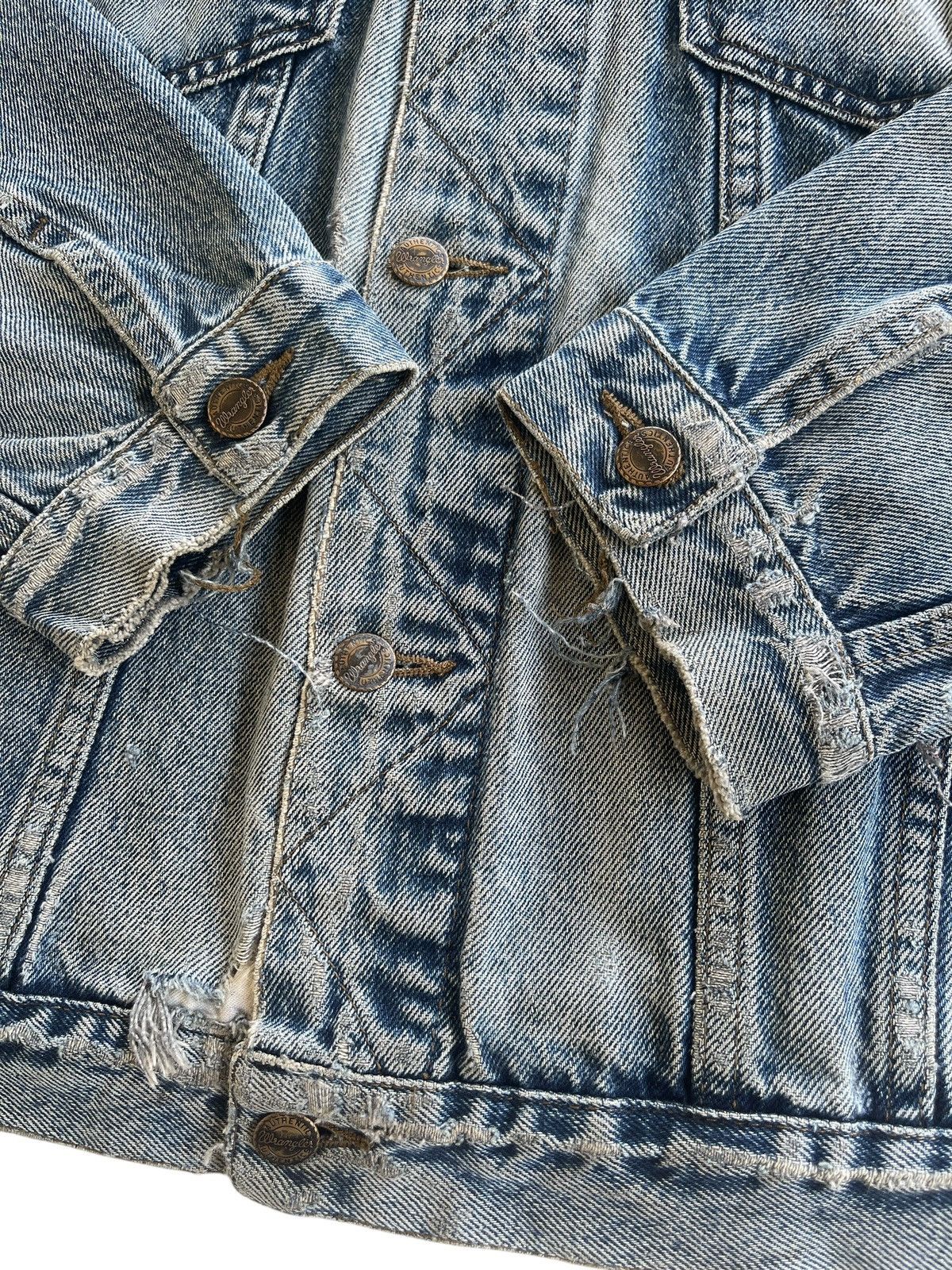 Vintage Thrashed!!! Vintage Wrangler Trucker Jacket Distressed Size US XL / EU 56 / 4 - 14 Thumbnail